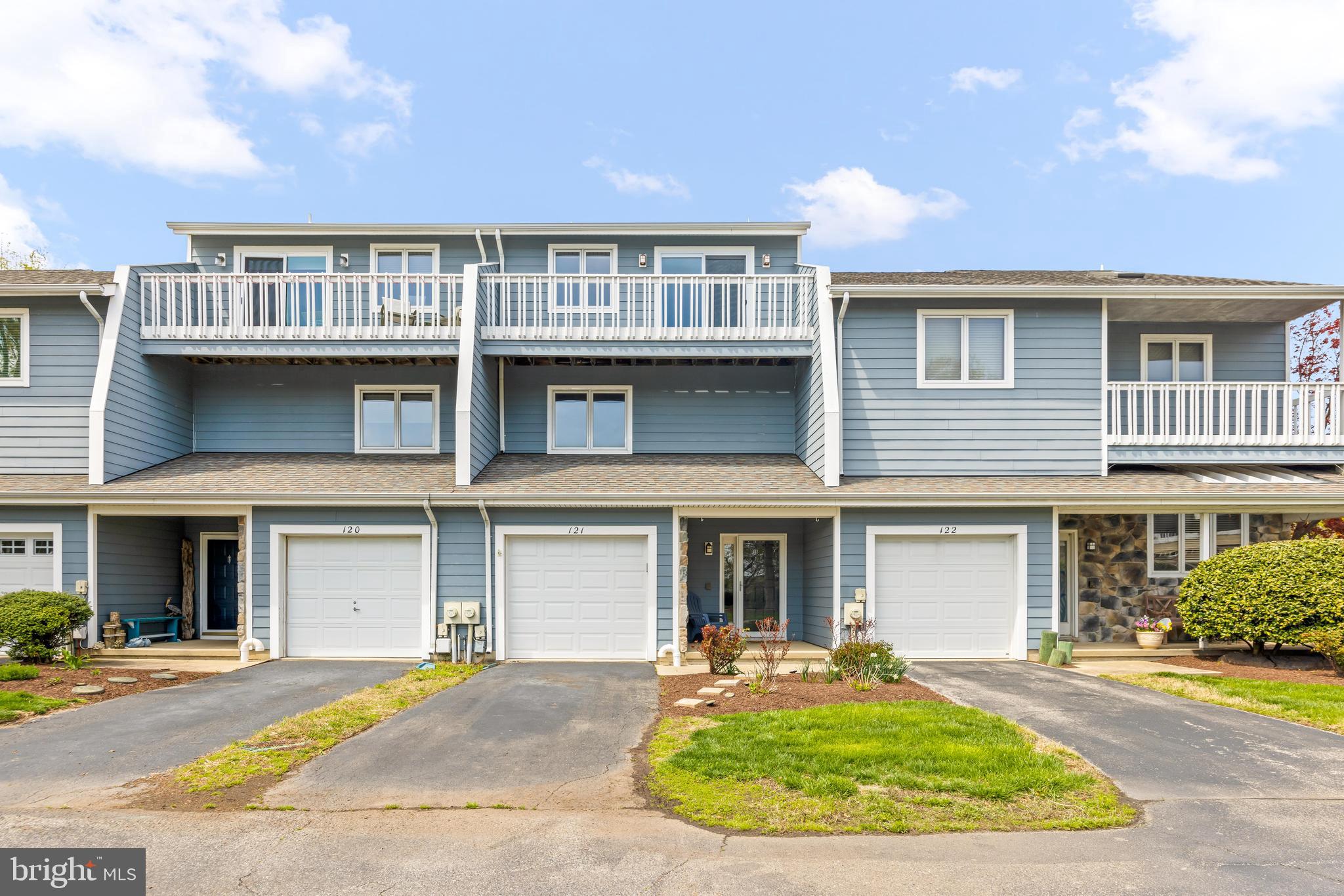 121 BAYVIEW