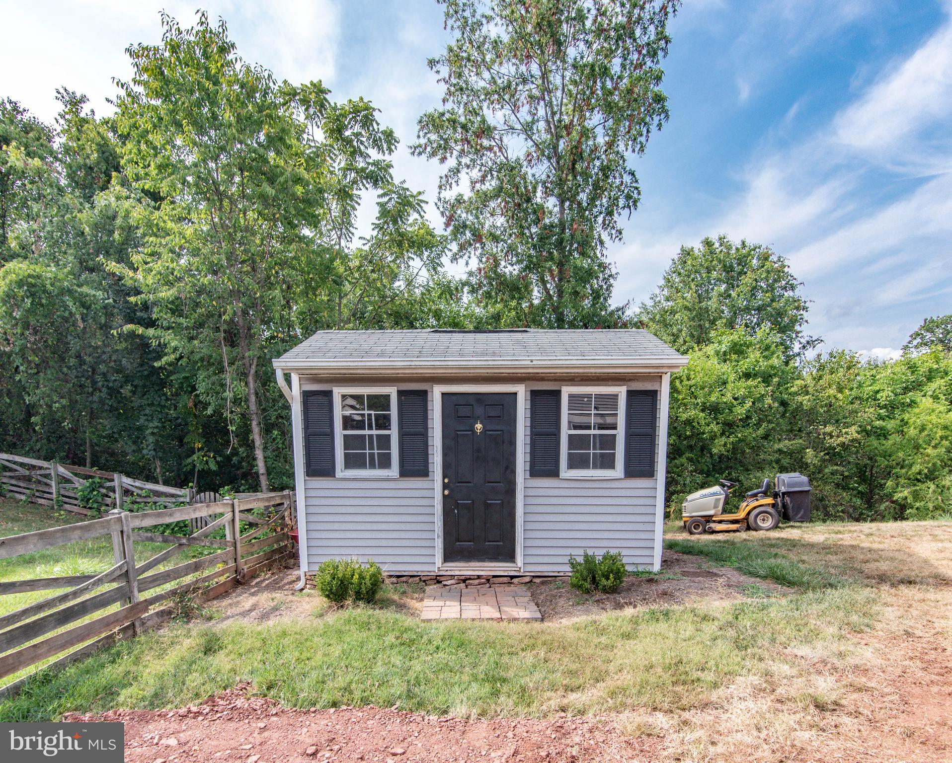 NESTORIA - Residential Lease