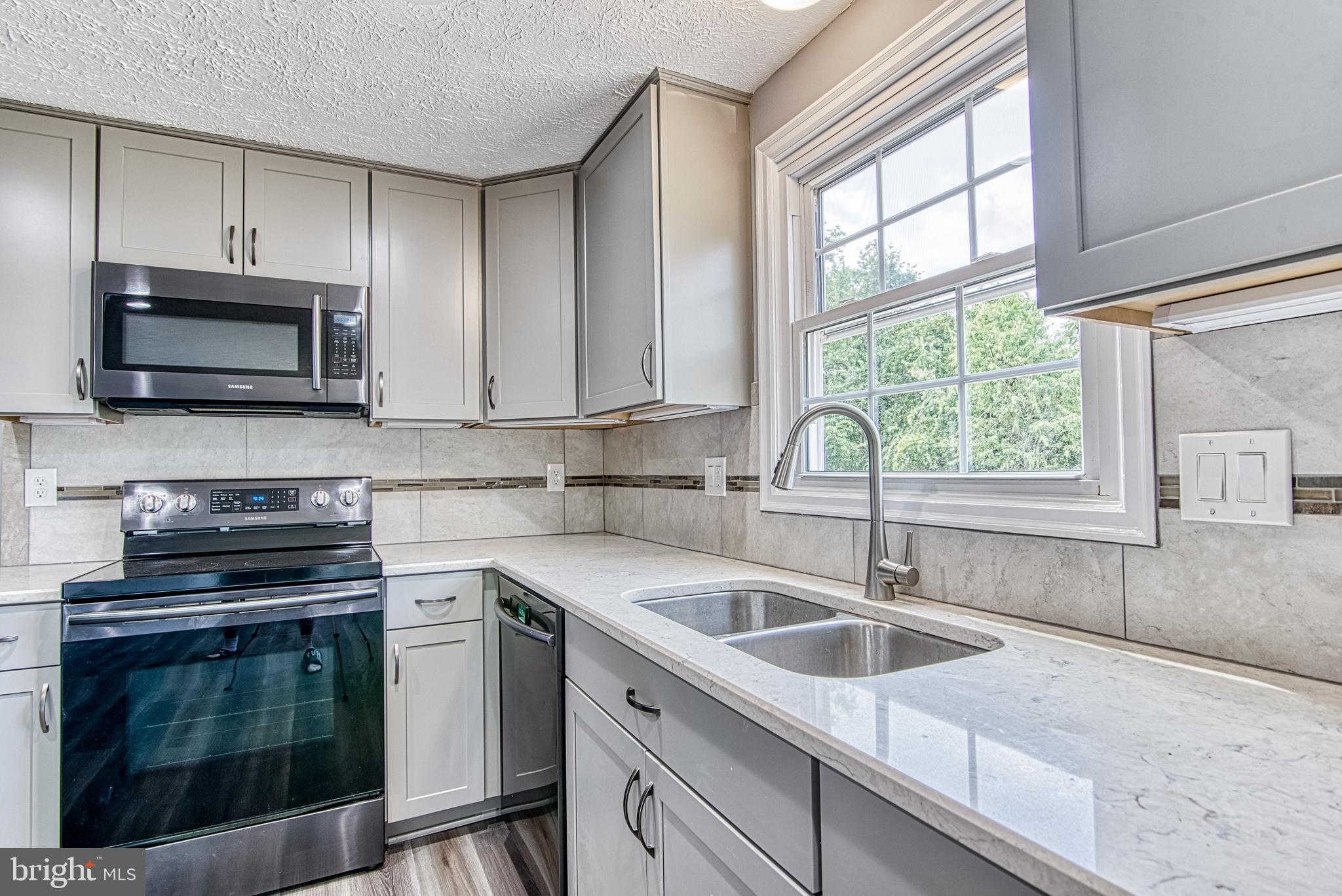 NESTORIA - Residential Lease