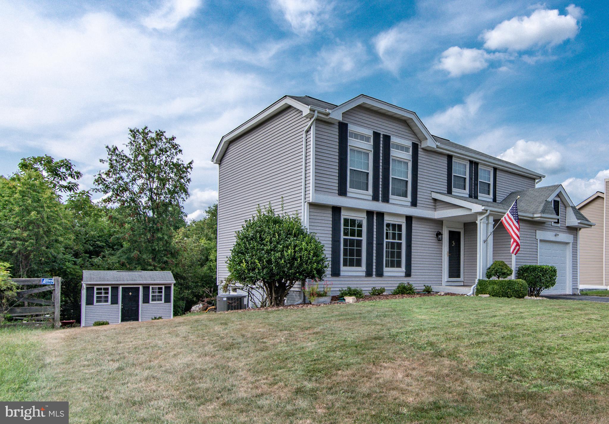 NESTORIA - Residential Lease