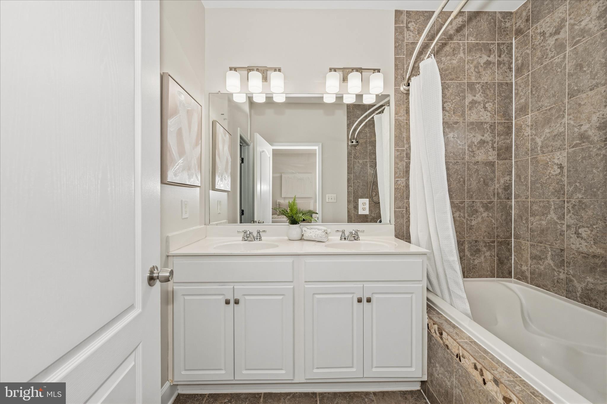 SUMMERFIELD - Residential