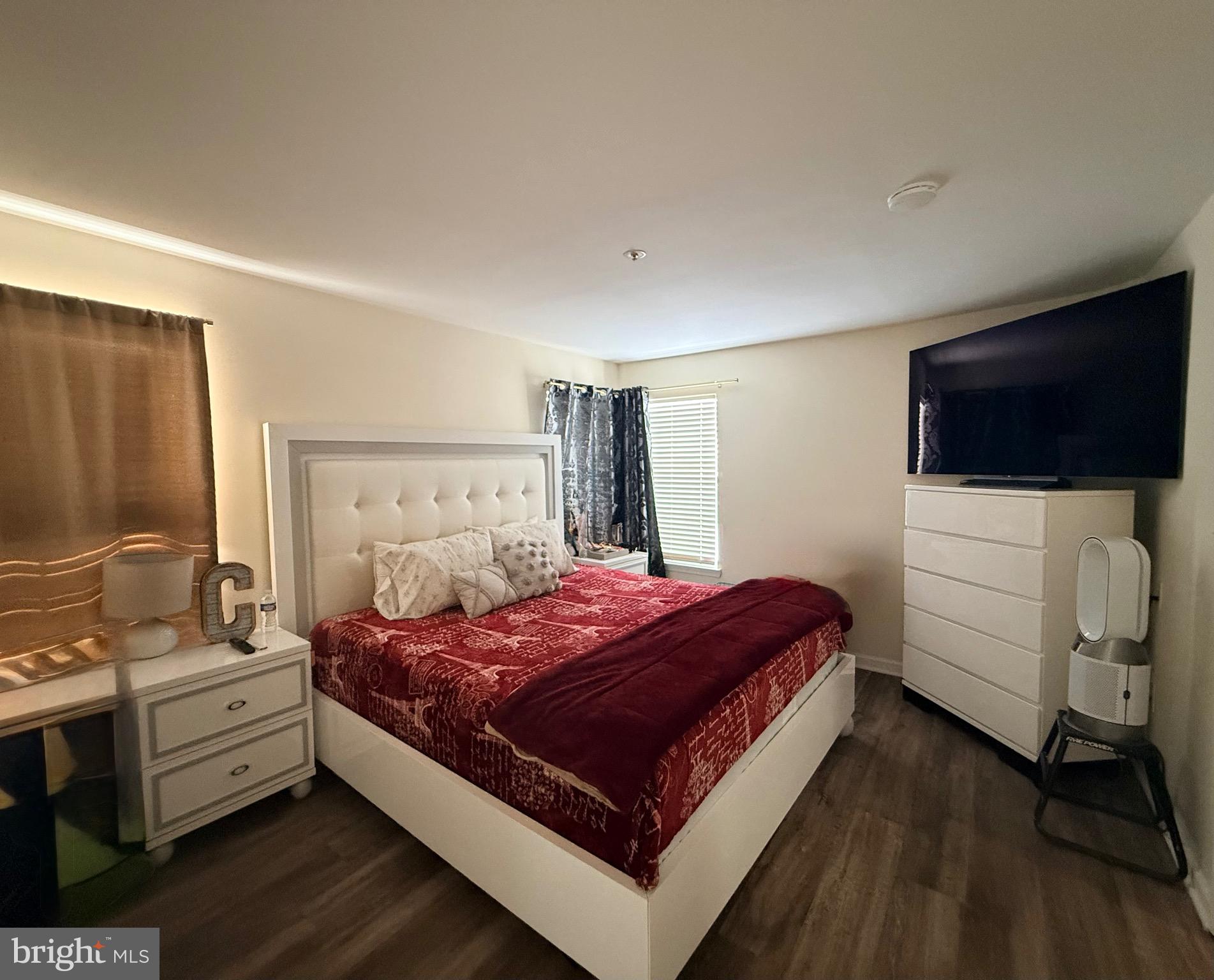 VISTAS AT LAUREL LAKES - Residential