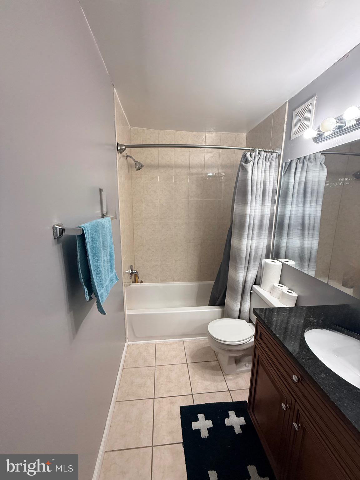 VISTAS AT LAUREL LAKES - Residential