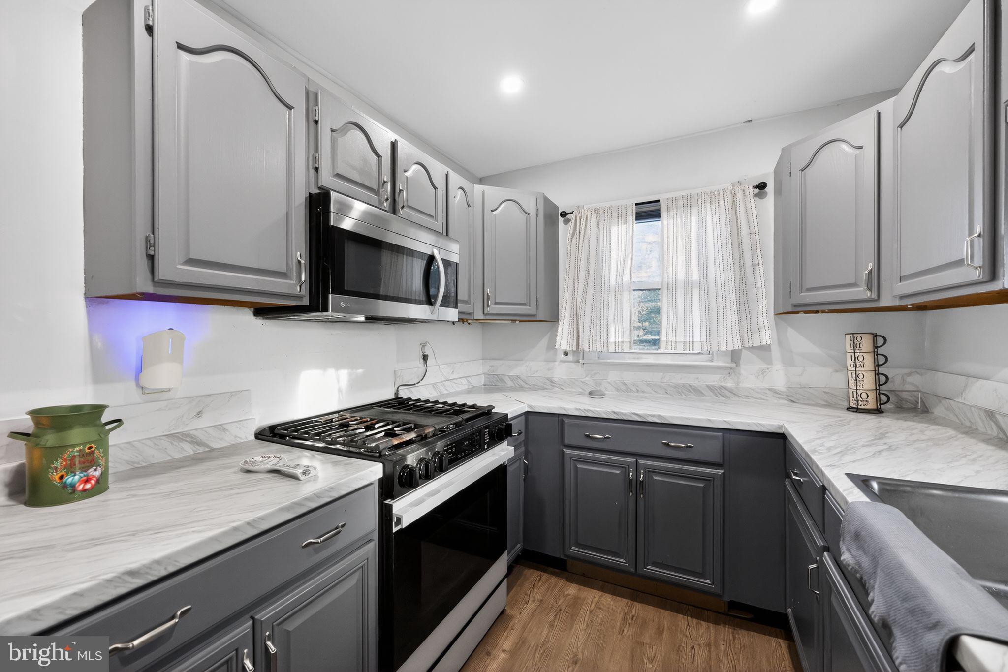 NORTH HILLS - Residential