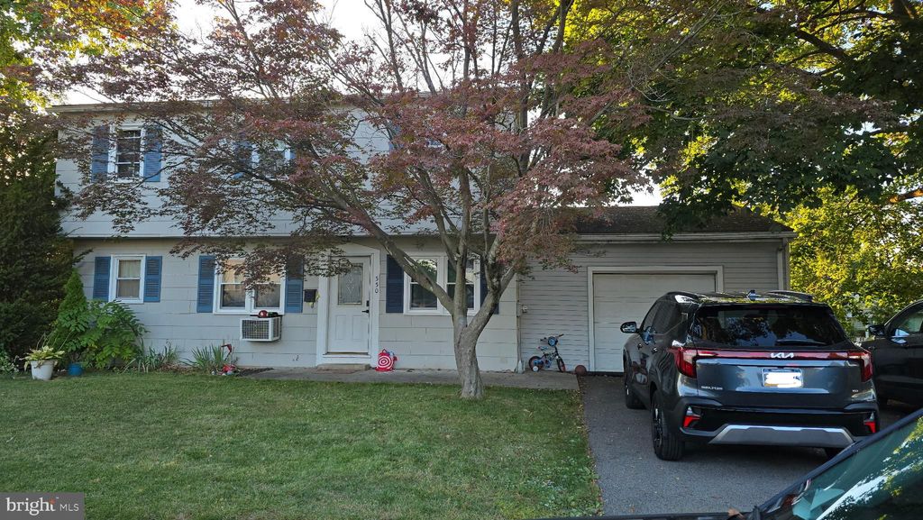 Photo of 550 Penn Avenue, GLENSIDE, PA 19038 (MLS # PAMC2157464)