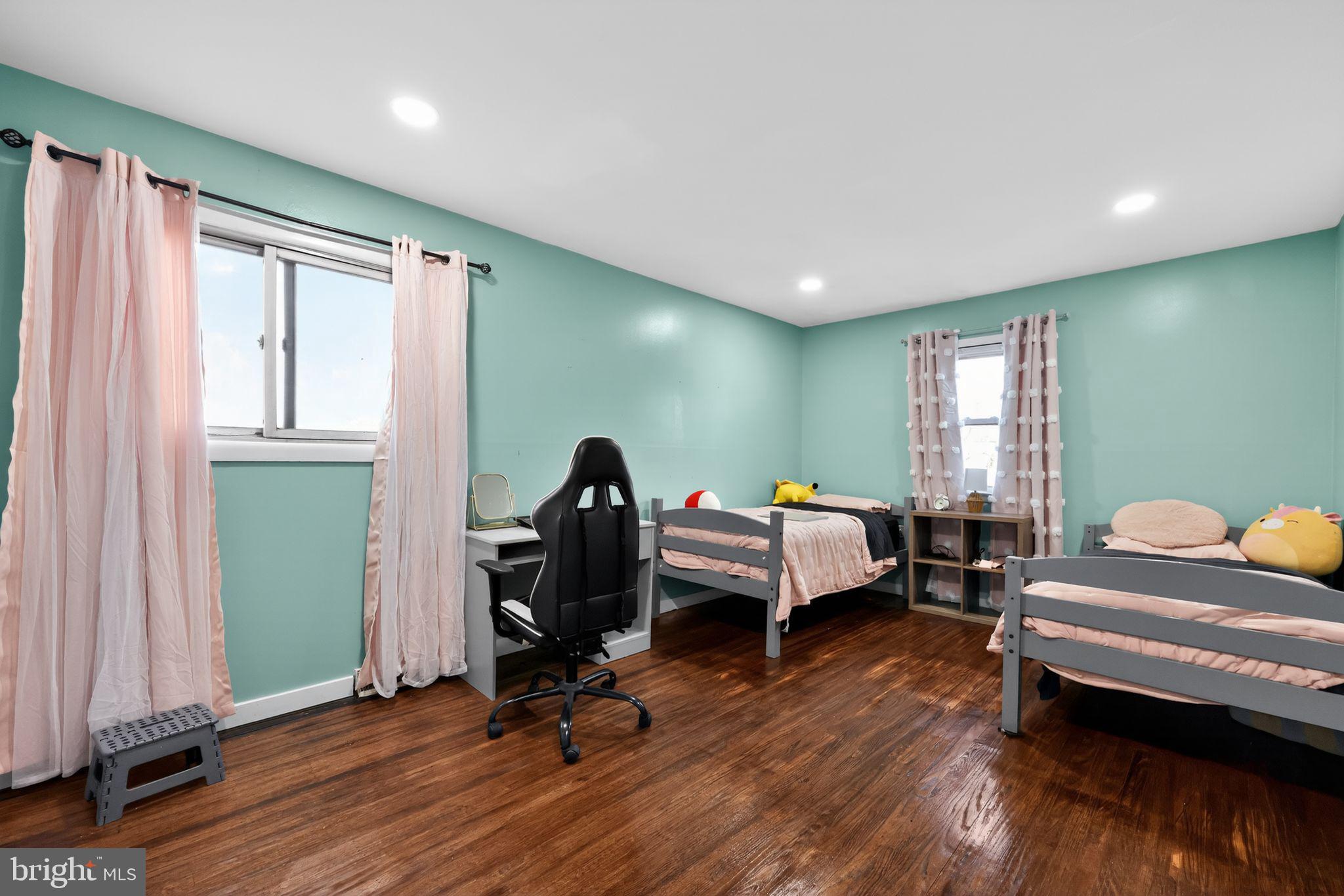 NORTH HILLS - Residential