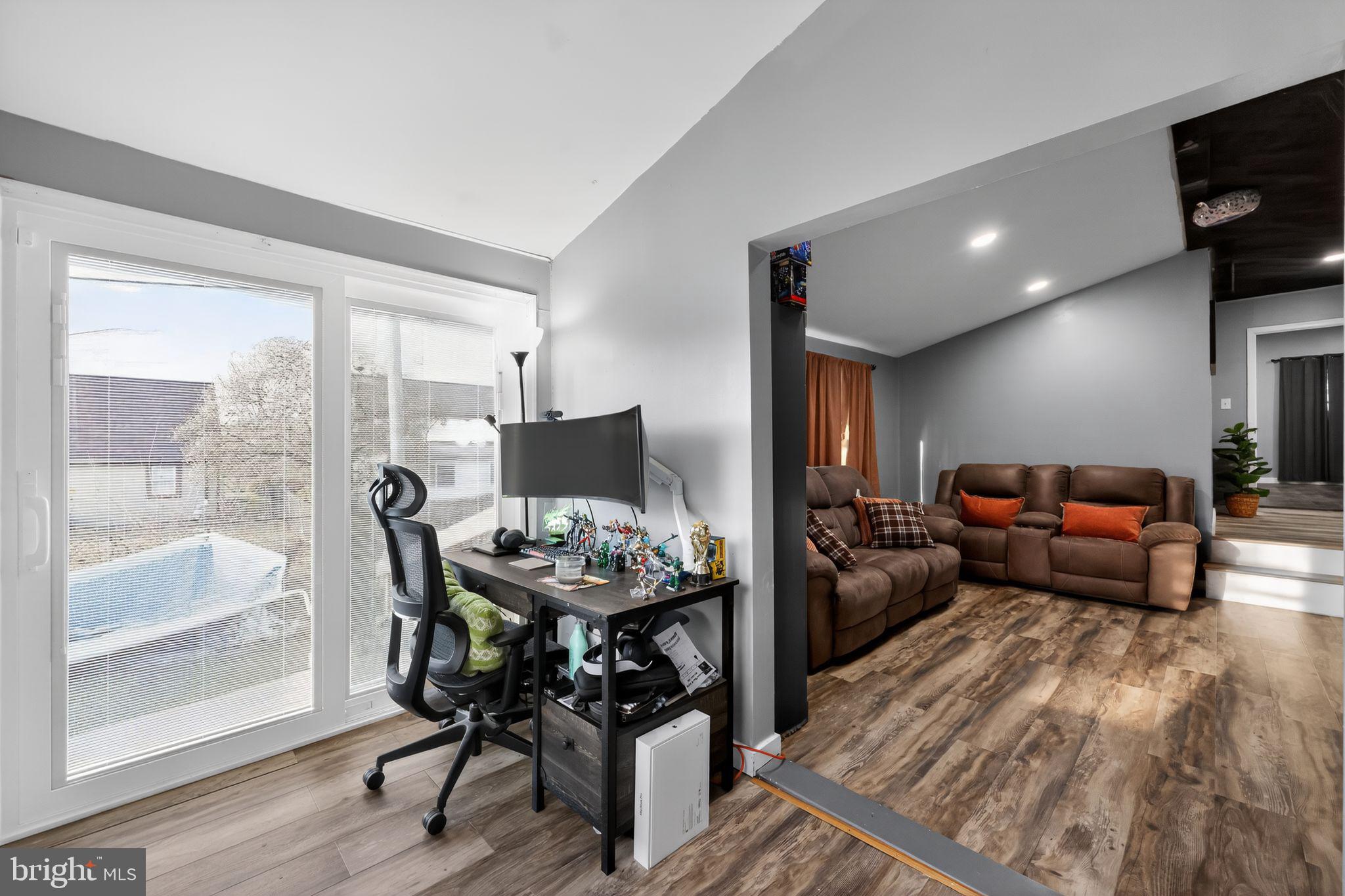 NORTH HILLS - Residential