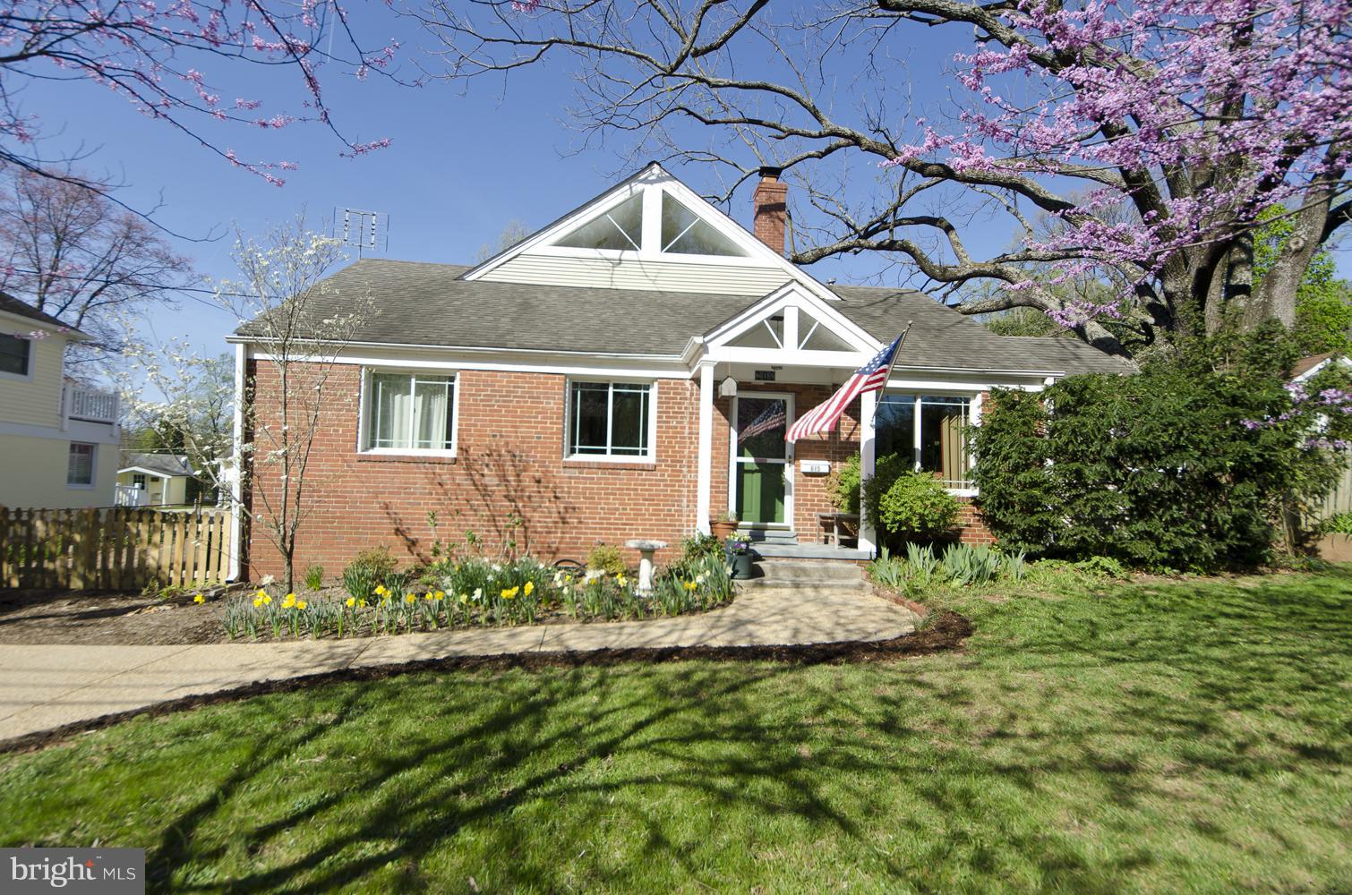 615 LAURA DRIVE