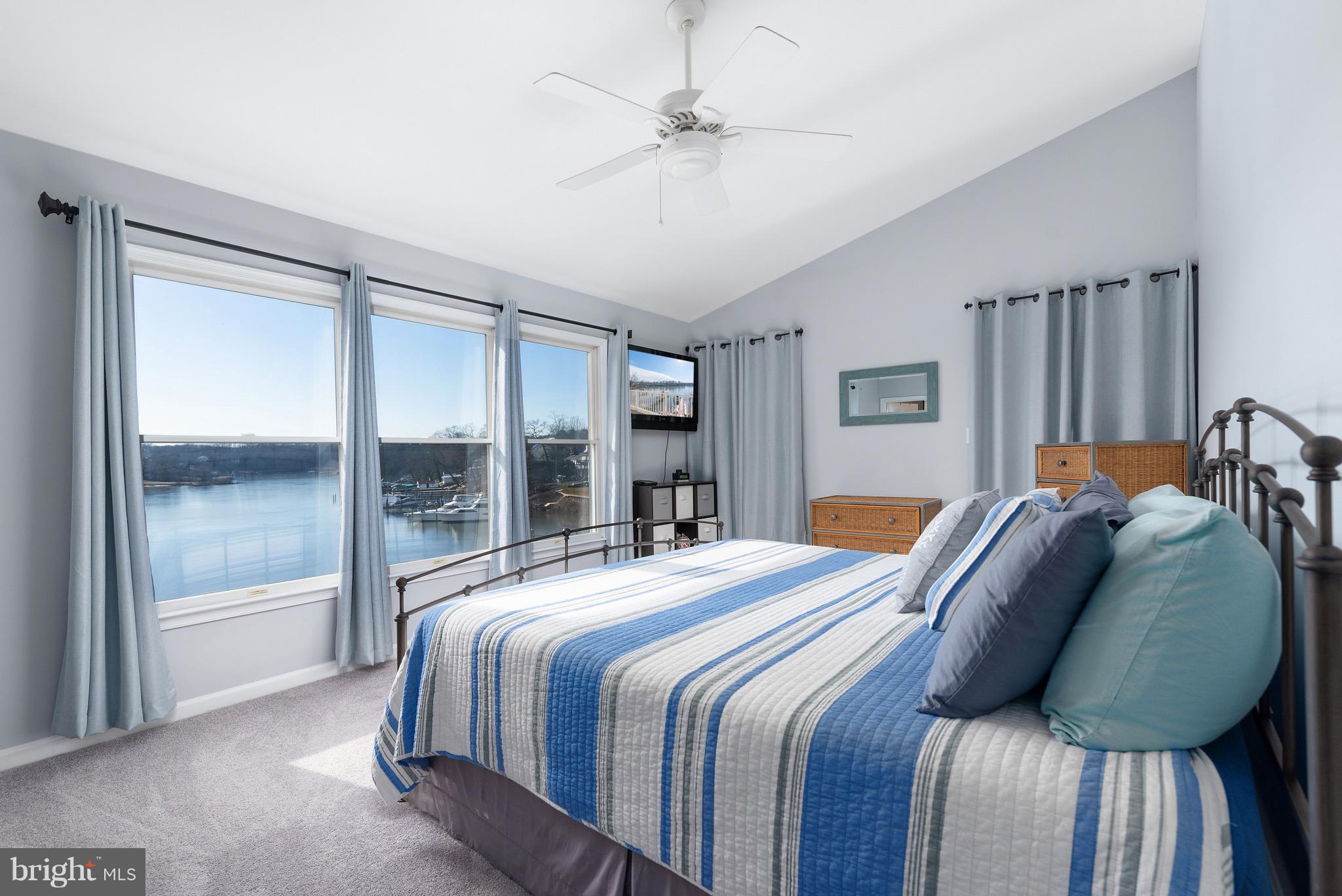 SILVER SANDS - Residential