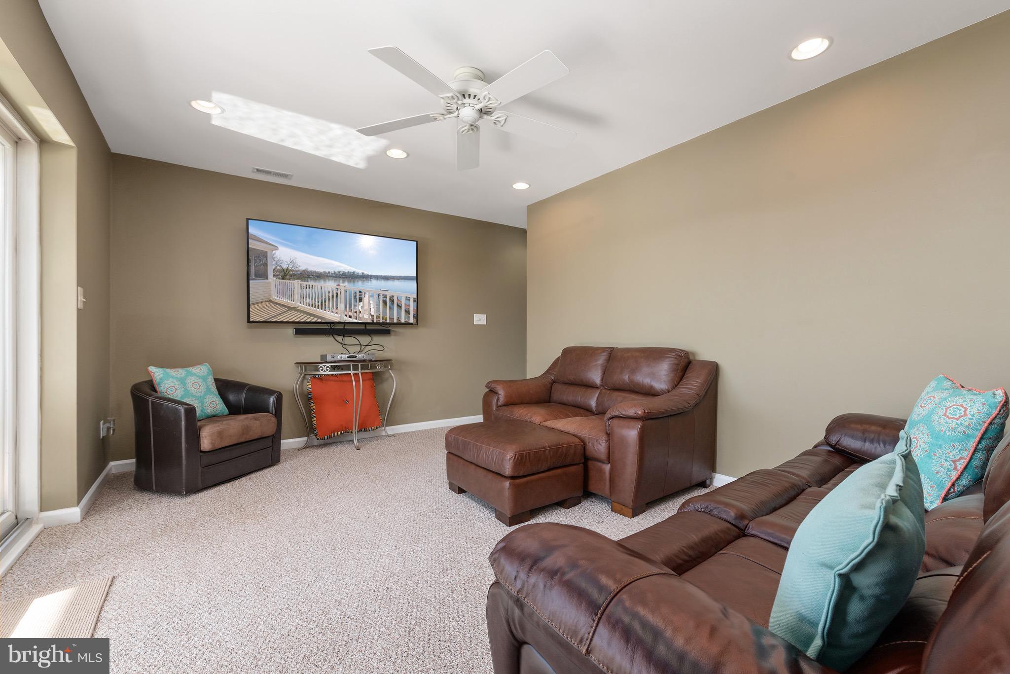 SILVER SANDS - Residential