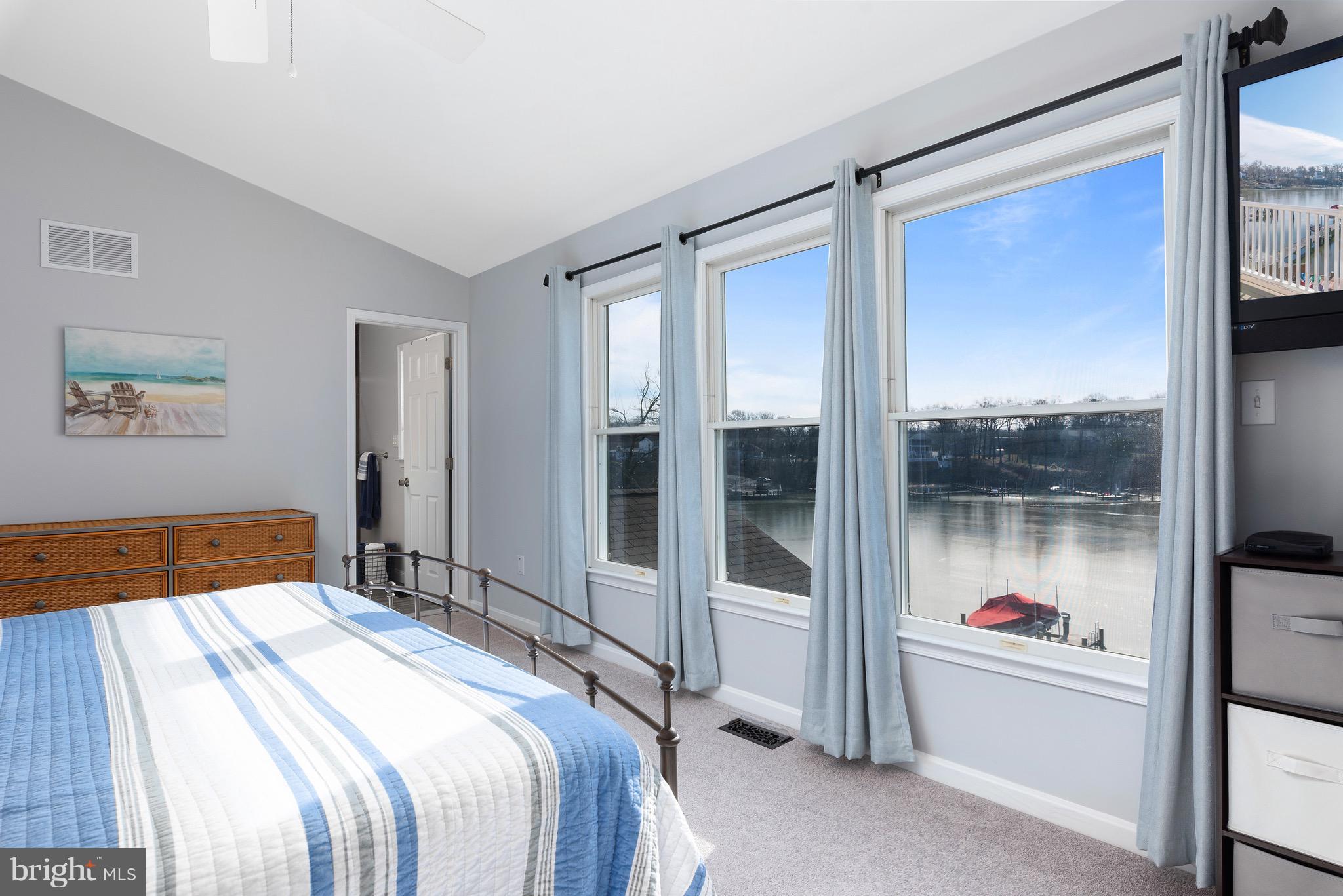 SILVER SANDS - Residential