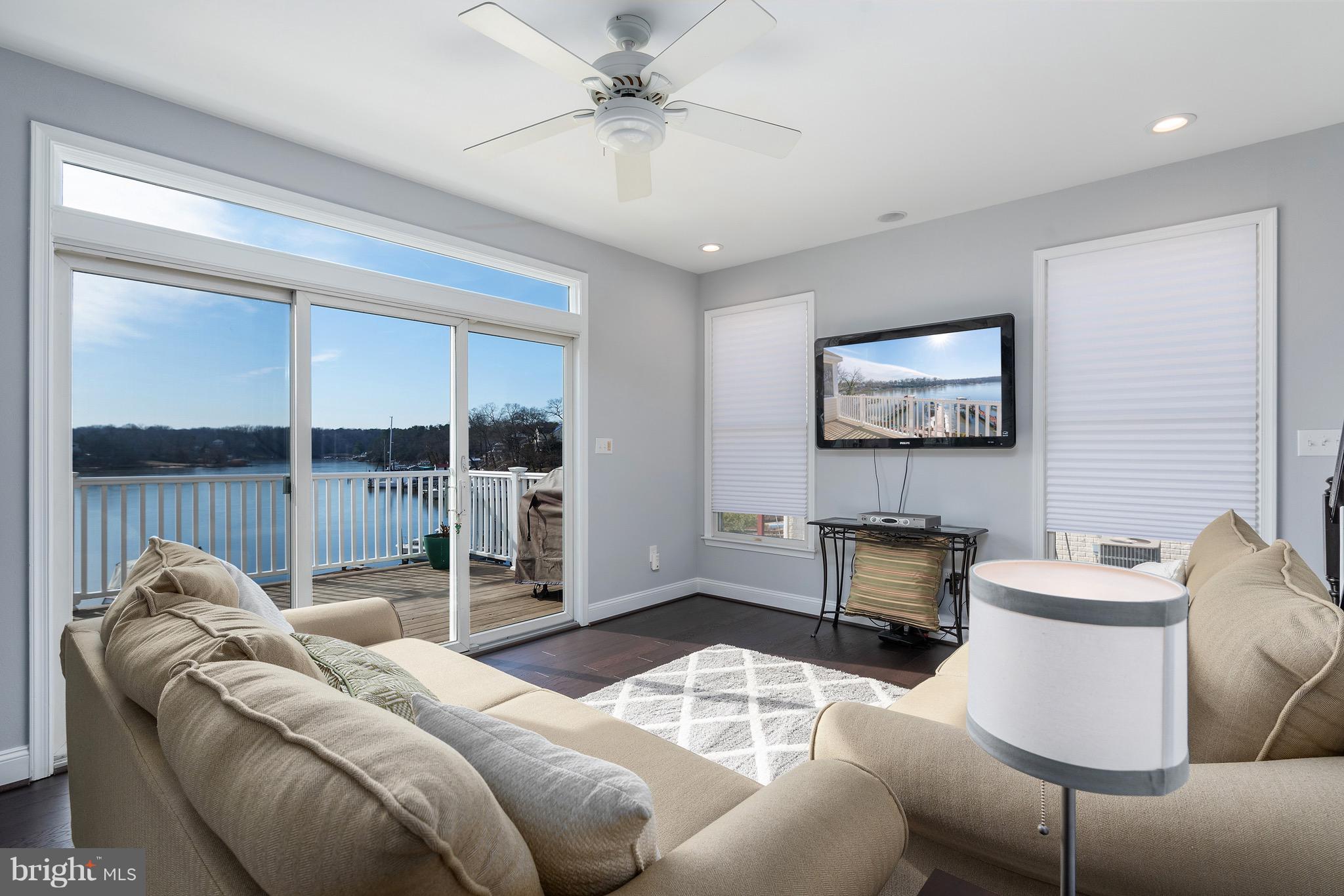 SILVER SANDS - Residential