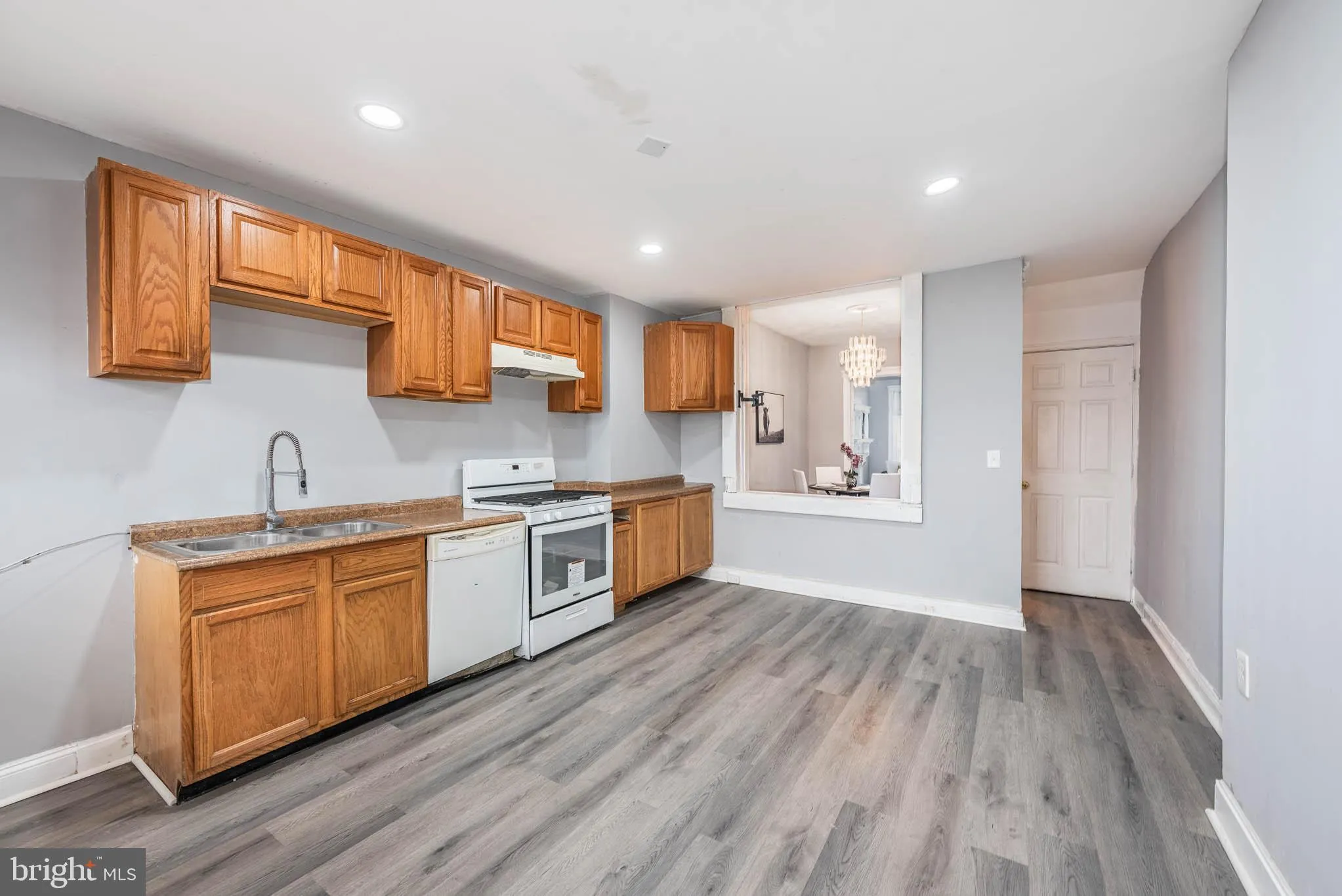 Baltimore, Maryland 21223, United States, 4 Bedrooms Bedrooms, ,2 BathroomsBathrooms,Residential,Active,94381