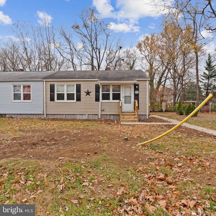 🏡 Renovated 3BR/2BA in Swan Meadows!
Come see 9 Defense Hwy, Aberdeen—a move-in ready duplex featuring a bright living room, updated galley kitchen, and a private owner’s suite with its own full bath. Upgrades include new flooring, carpet, fresh paint. W/D to be installed. Conveniently located near shopping, dining, schools, and major commuter routes.
💰 Maryland down payment assistance available—perfect for first-time buyers!