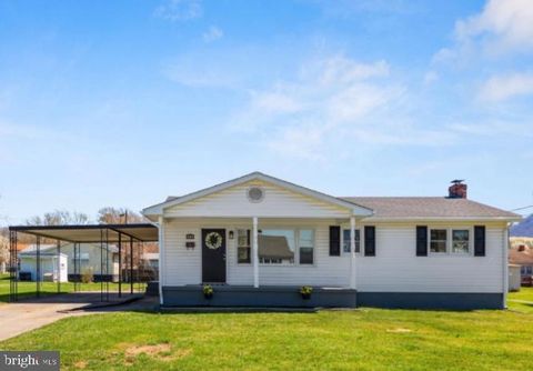 156 N FUNK STREET STRASBURG VA 22657