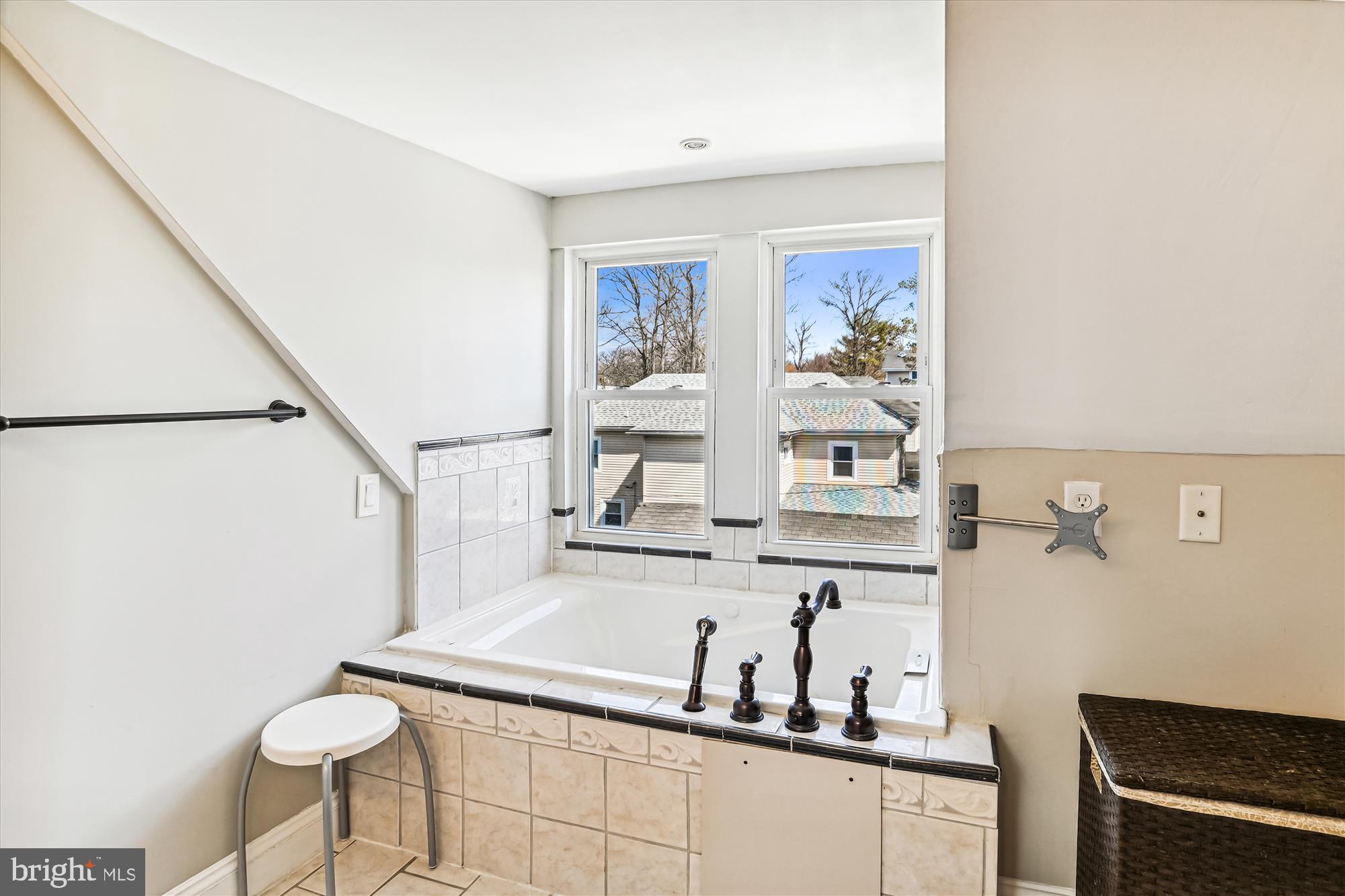 WINDSOR HILLS - Residential