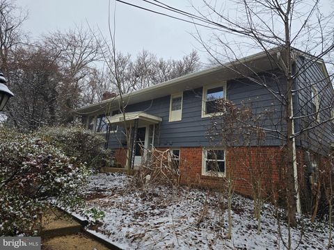 Photo of 1608 Chain Bridge Road, MCLEAN, VA 22101 (MLS # VAFX2293058)