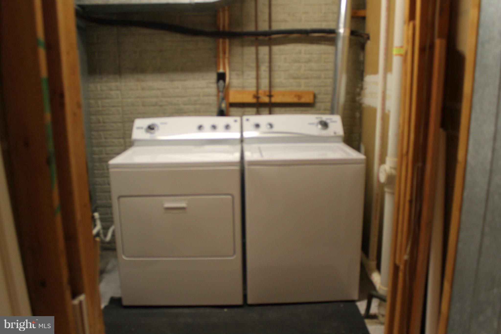 PARK OVERLOOK - Residential Lease