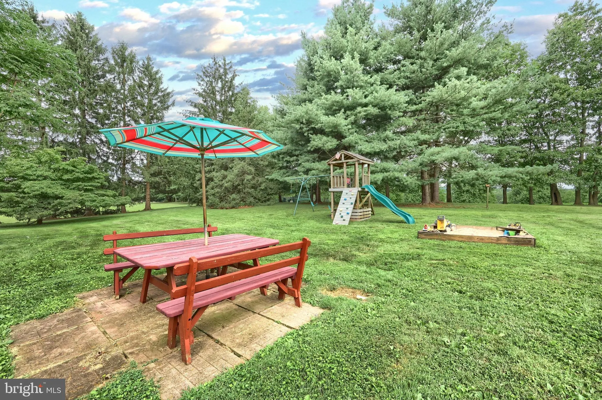 Manchester, Pennsylvania 17345, United States, 4 Bedrooms Bedrooms, ,2 BathroomsBathrooms,Residential,Active,184938