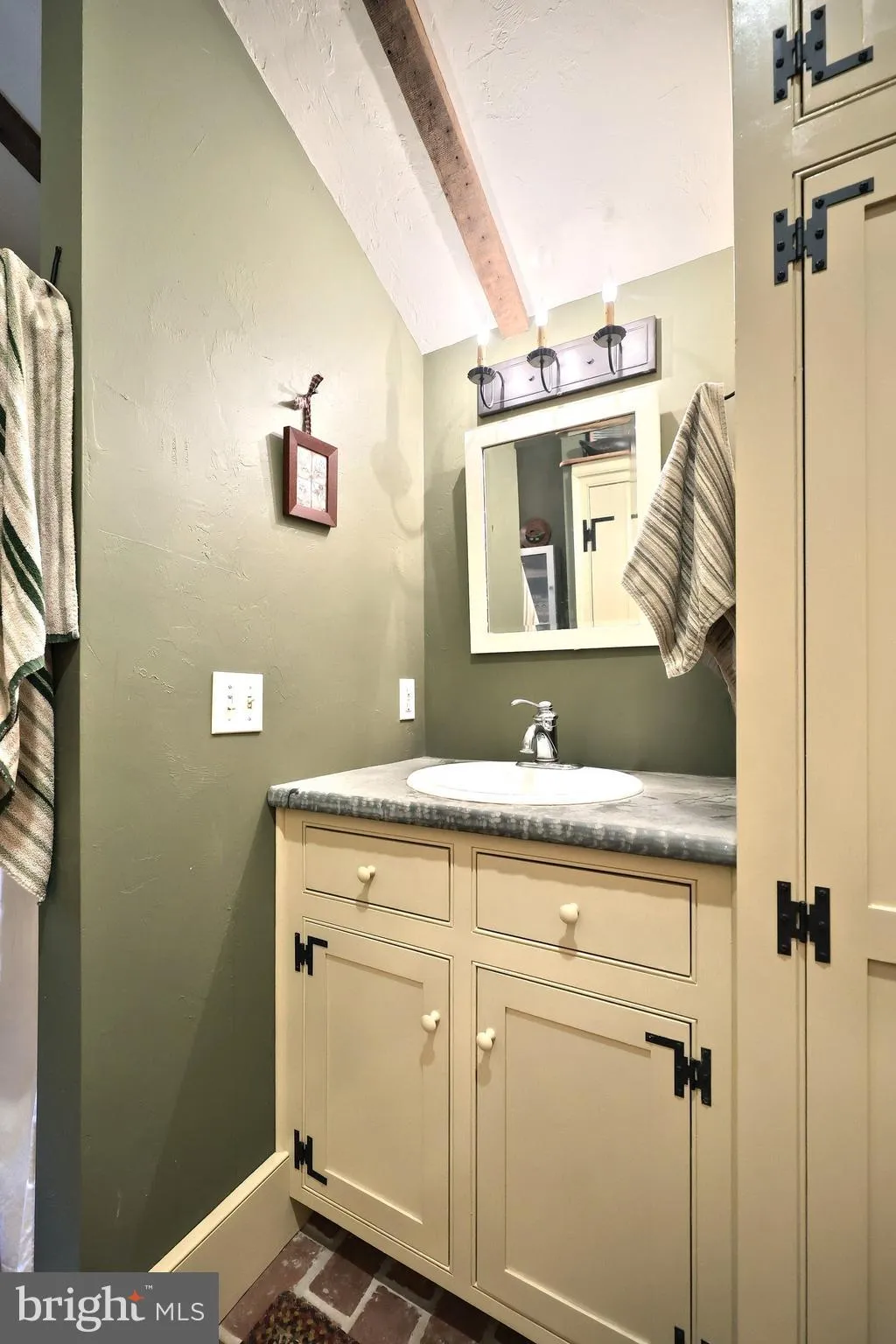 Manchester, Pennsylvania 17345, United States, 4 Bedrooms Bedrooms, ,2 BathroomsBathrooms,Residential,Active,184938