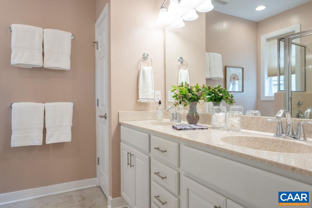 REDFIELDS - Residential