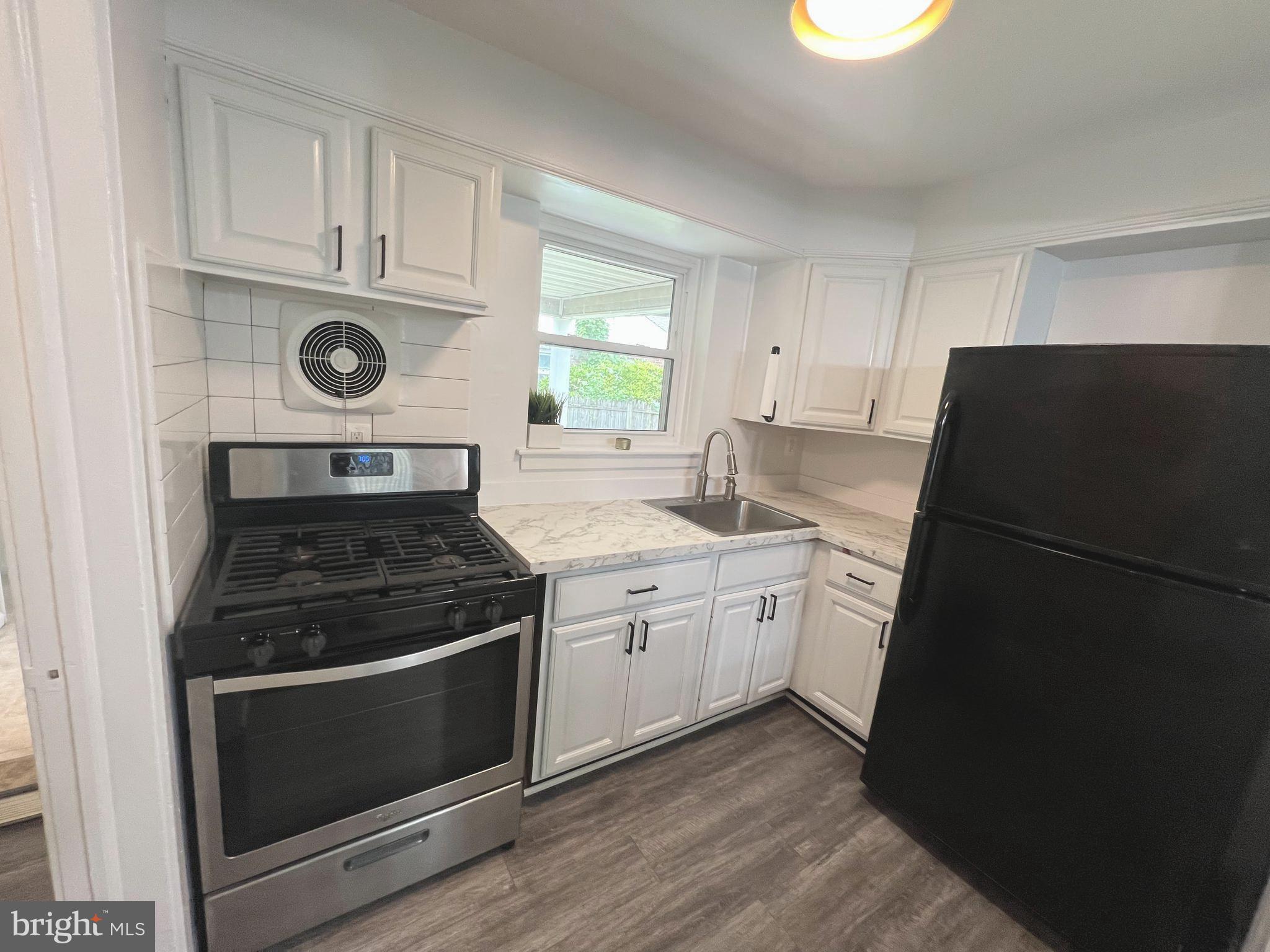 CONNECTICUT AVENUE ESTATES - Residential Lease