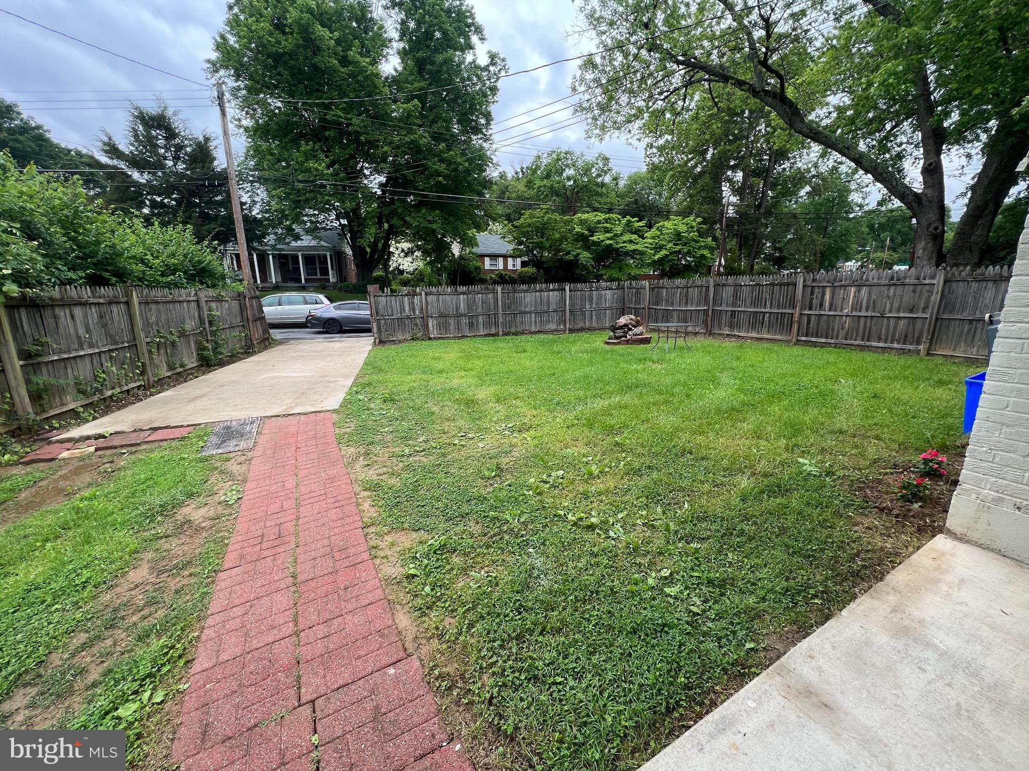 CONNECTICUT AVENUE ESTATES - Residential Lease