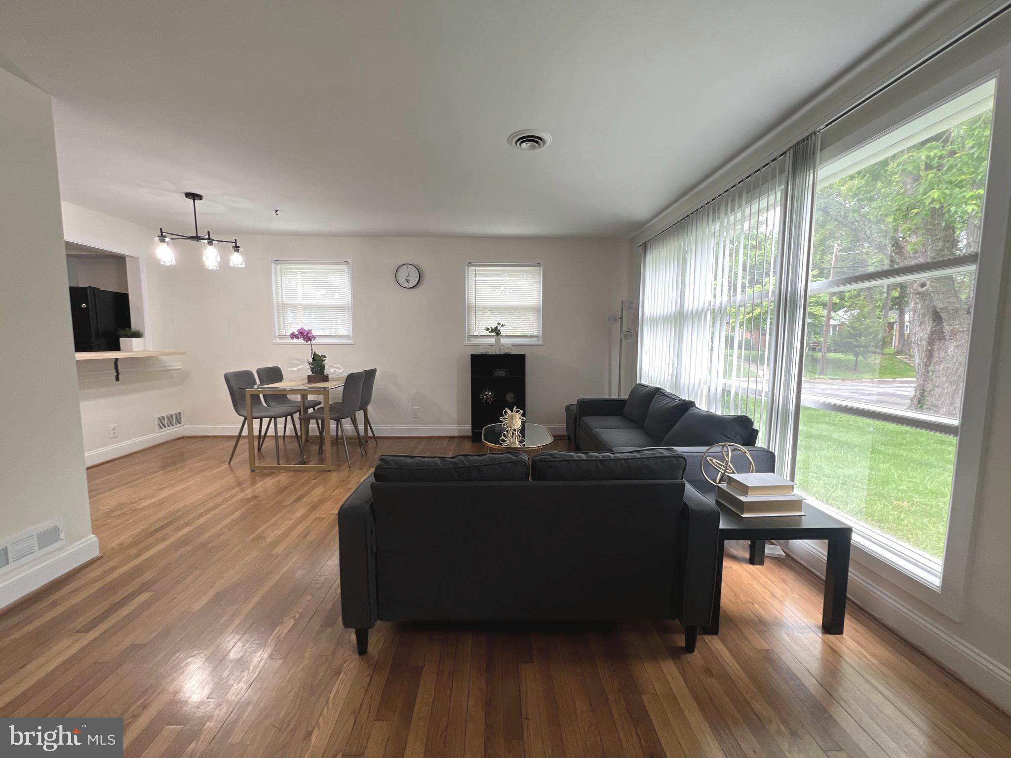 CONNECTICUT AVENUE ESTATES - Residential Lease