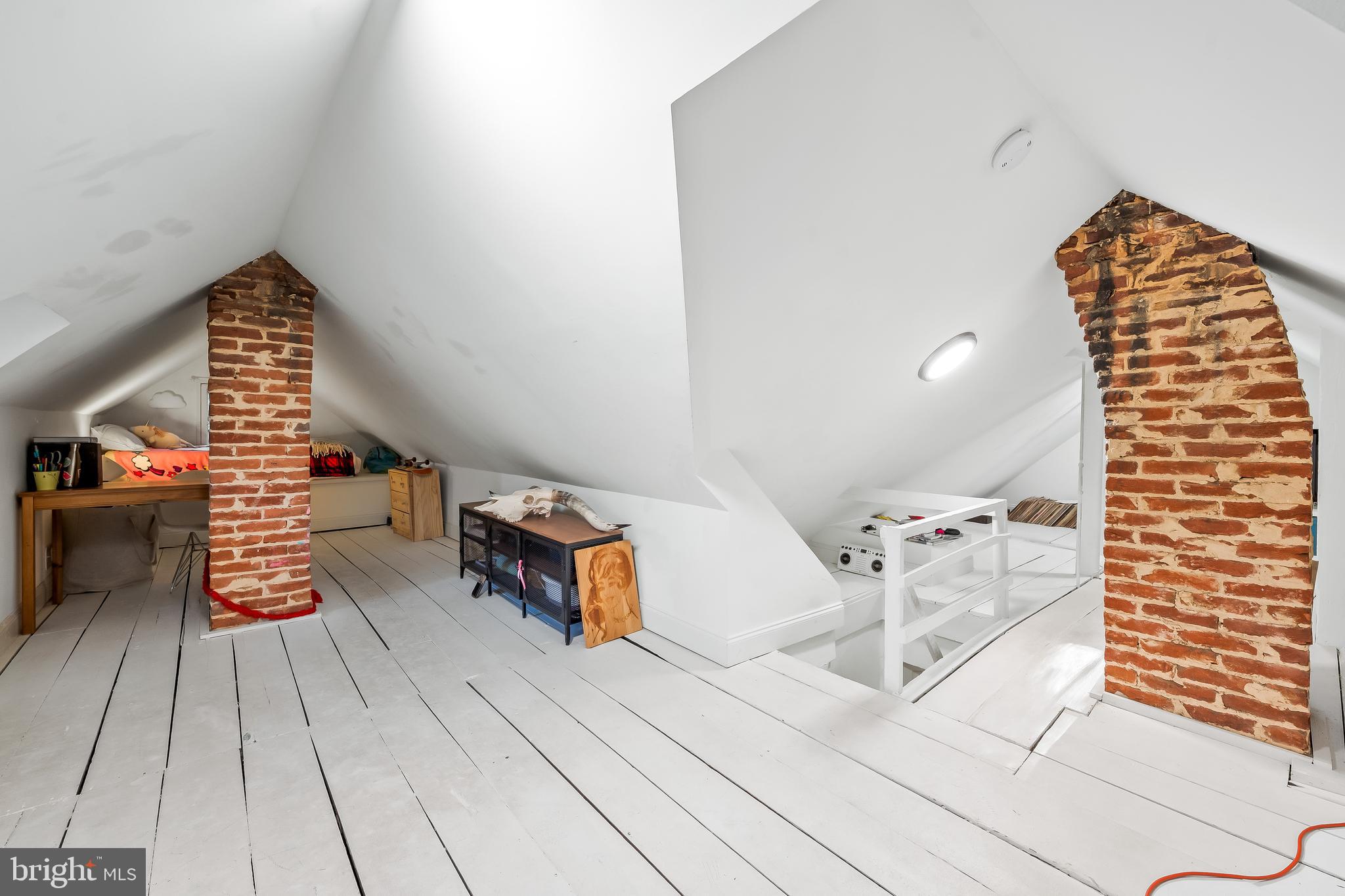 MOUNT WASHINGTON - Residential