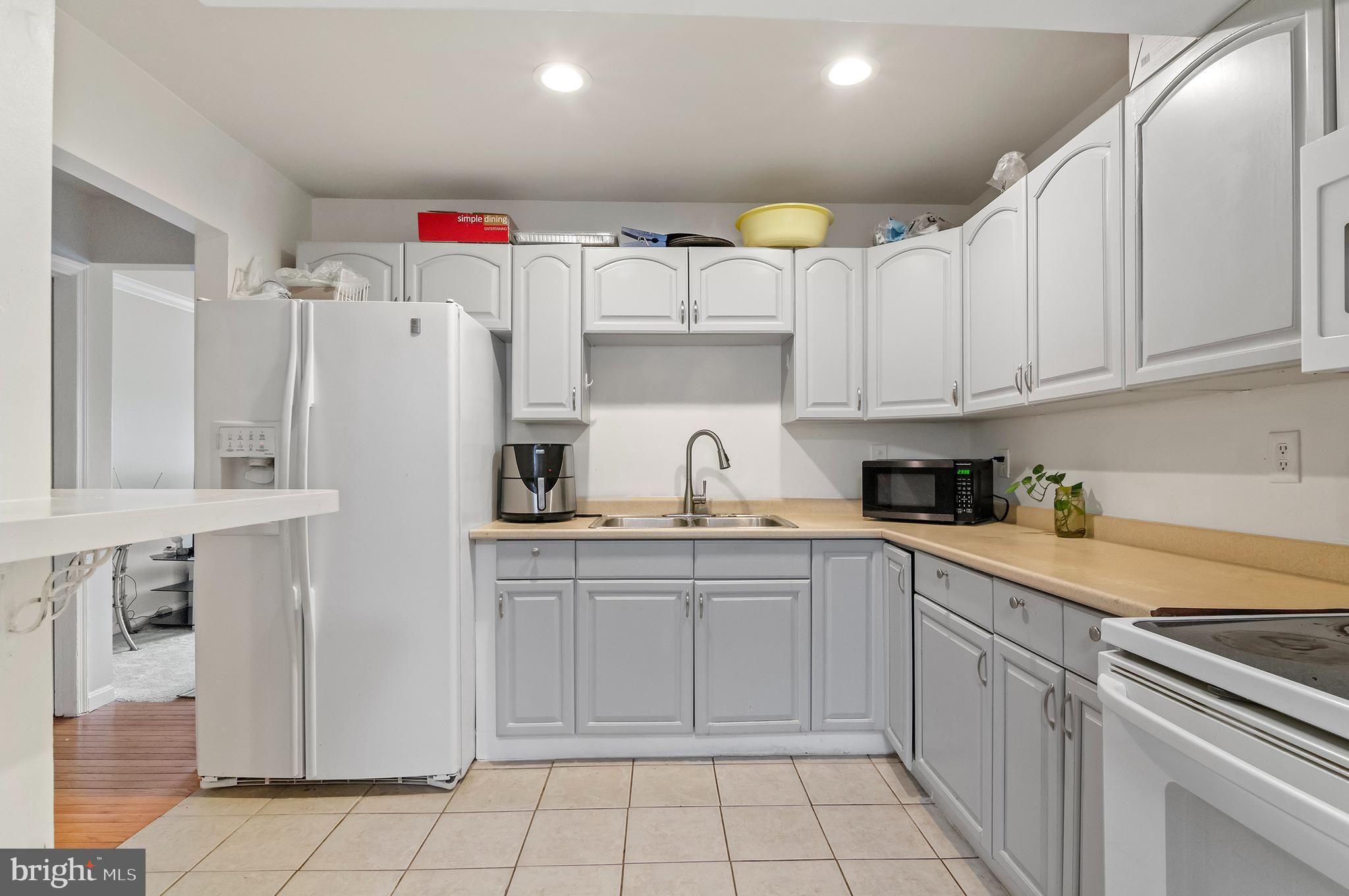 VILLAGE GATE - Residential