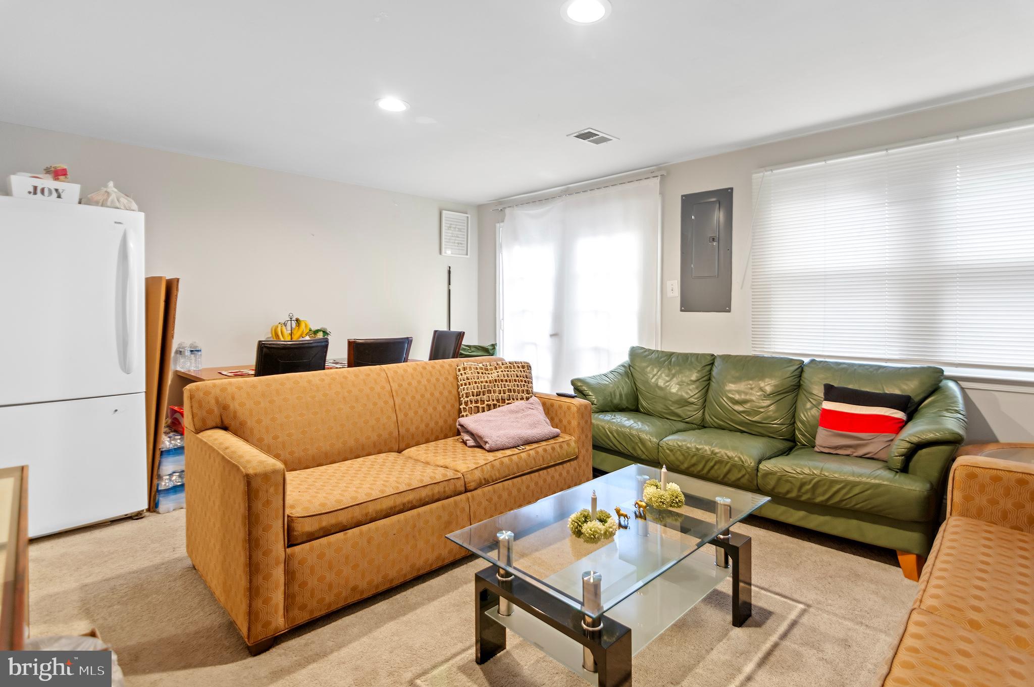 VILLAGE GATE - Residential