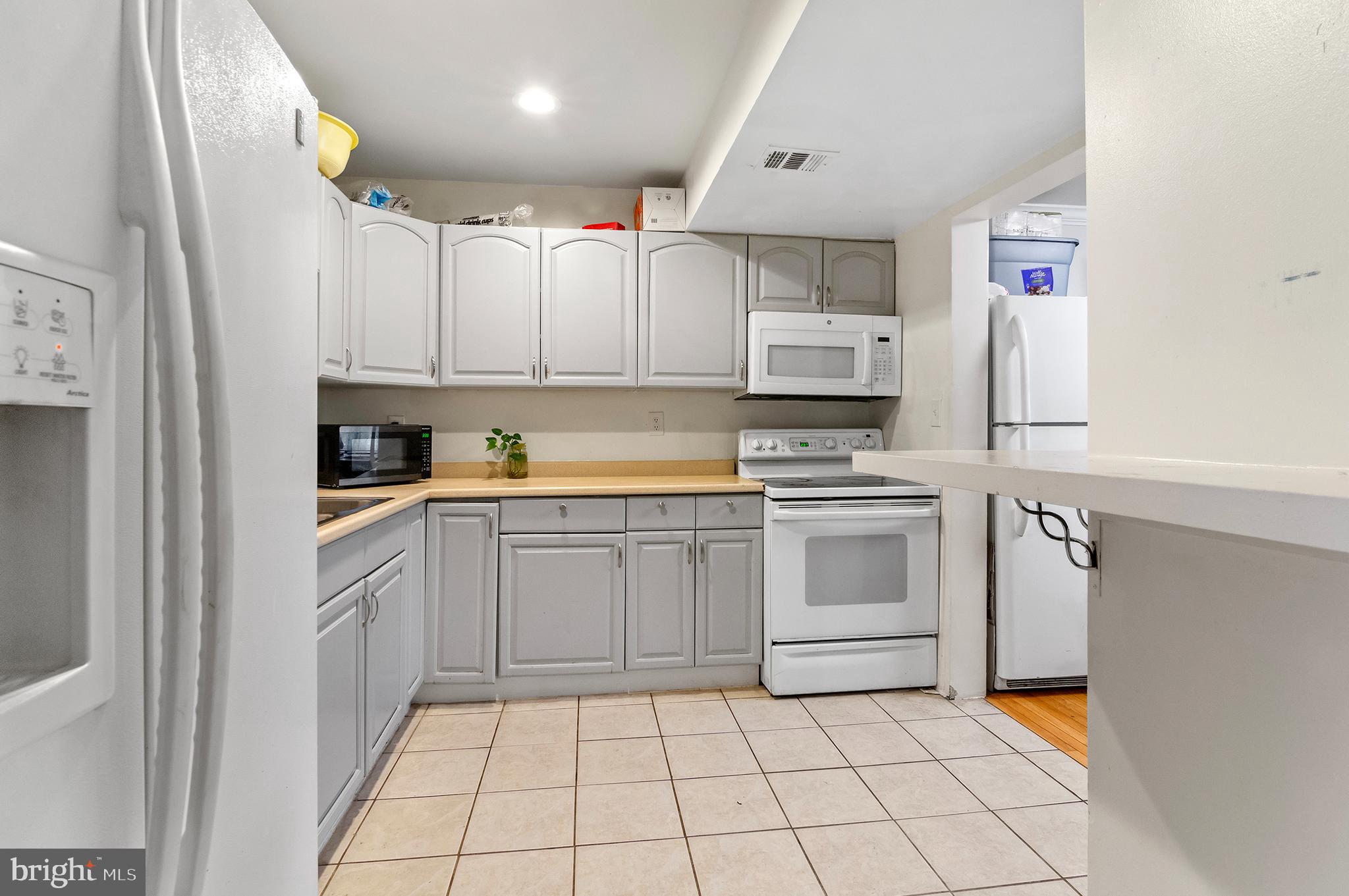 VILLAGE GATE - Residential