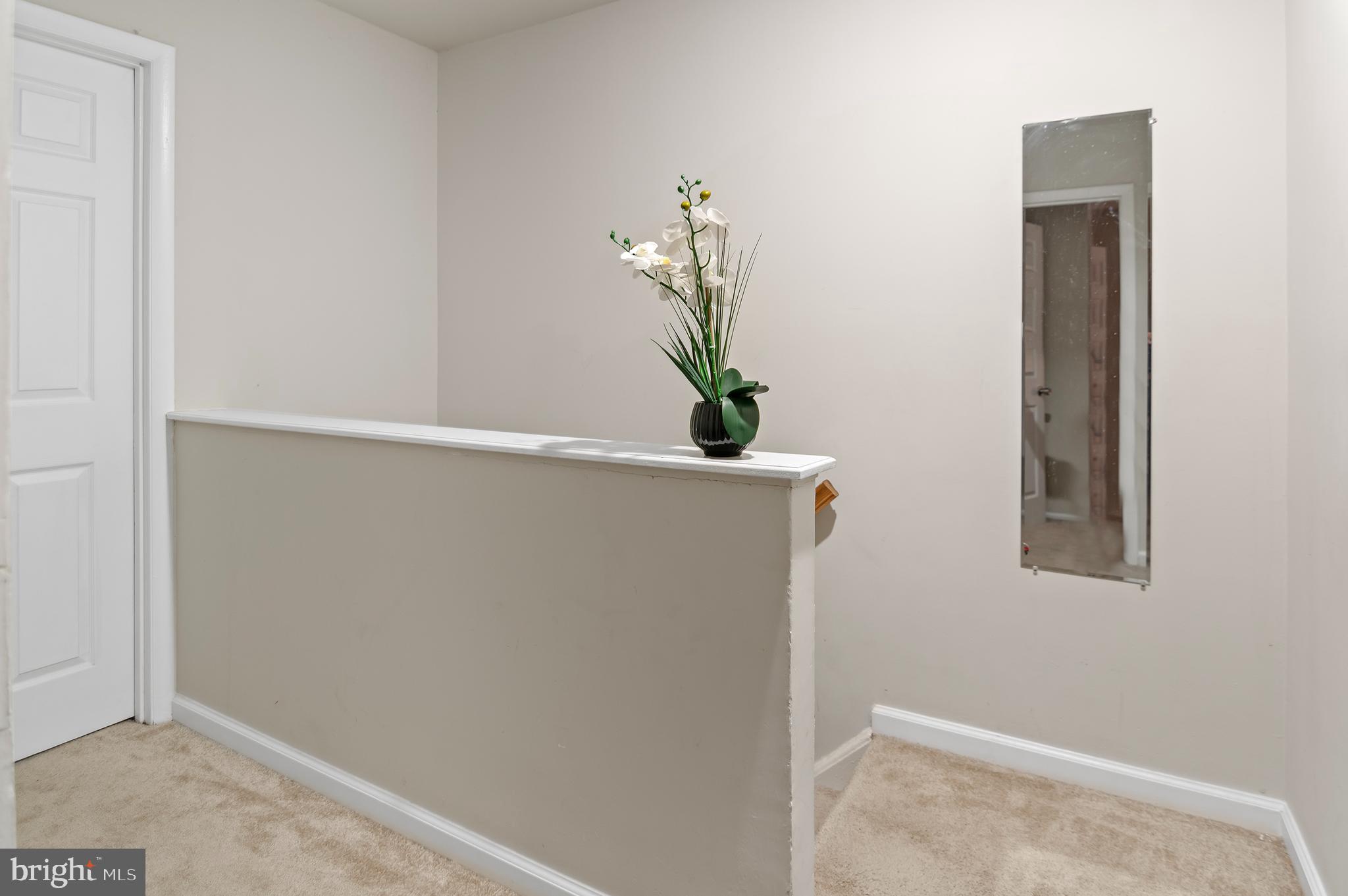 VILLAGE GATE - Residential