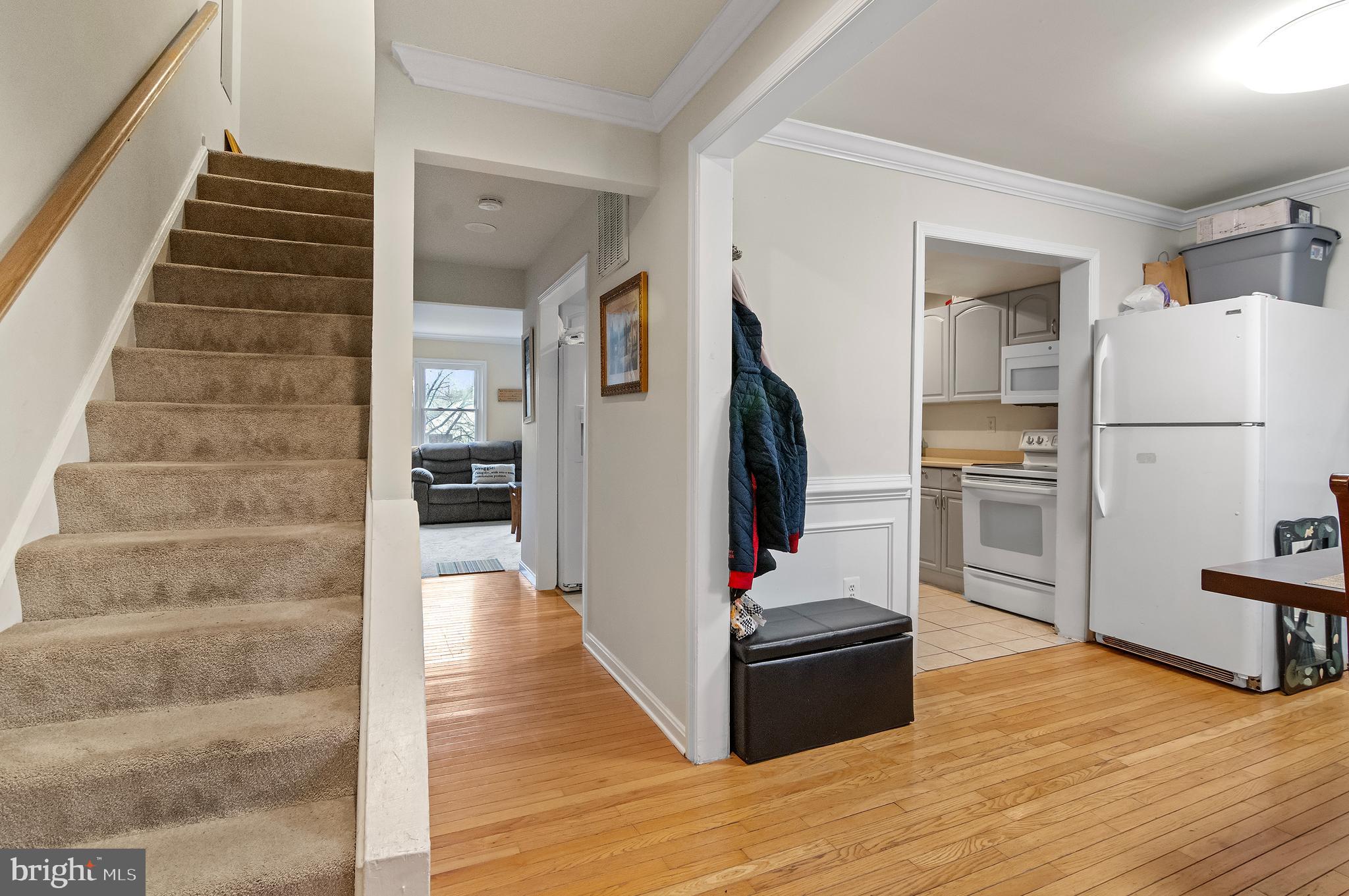 VILLAGE GATE - Residential