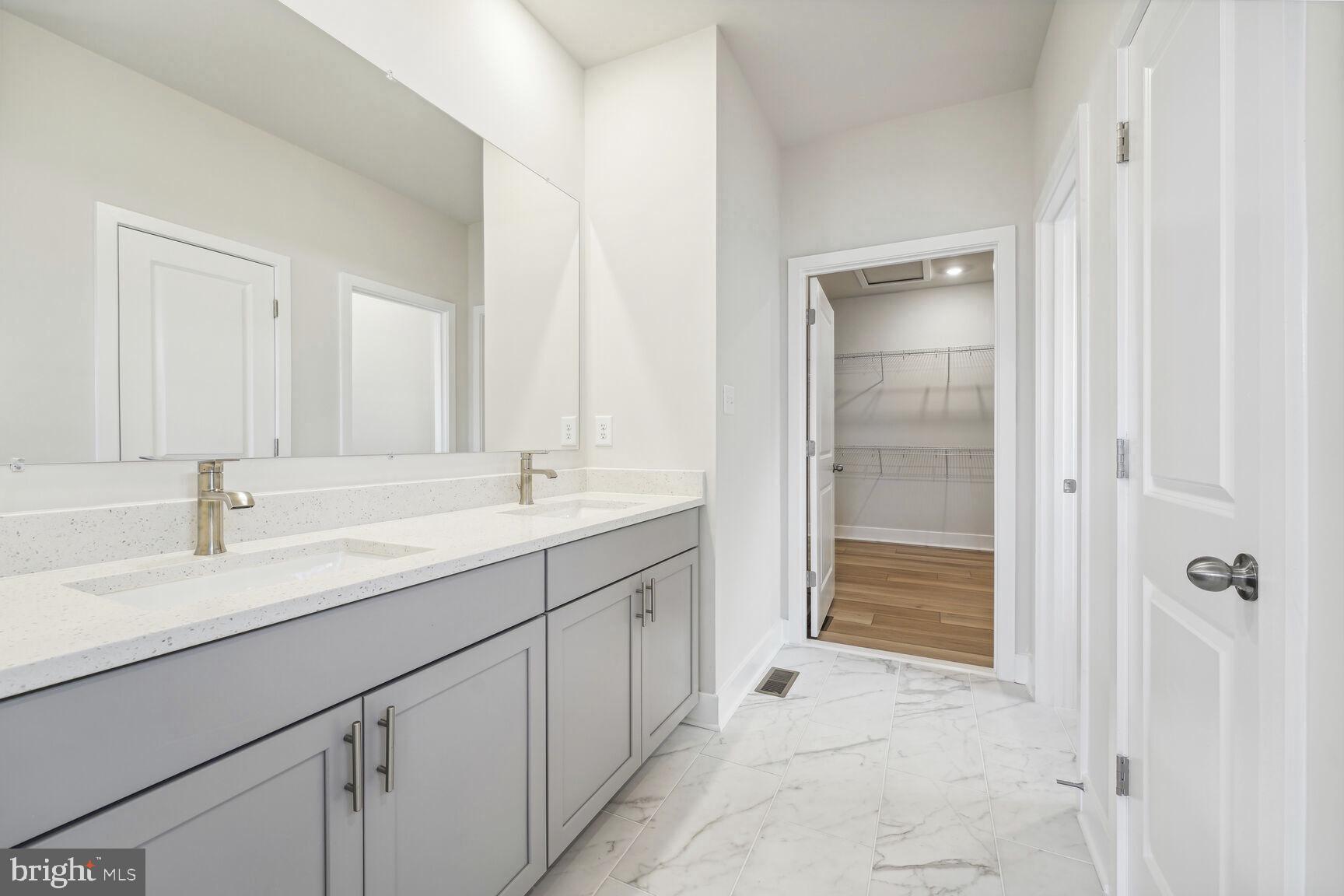 WHITE PLAINS - Residential