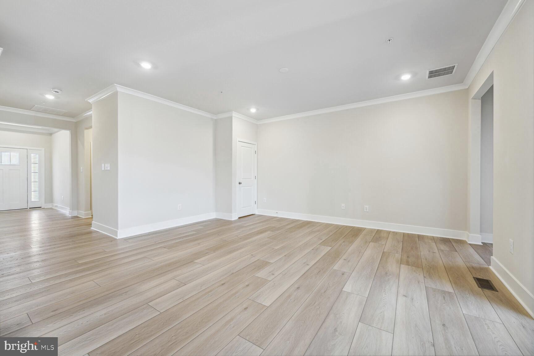 WHITE PLAINS - Residential