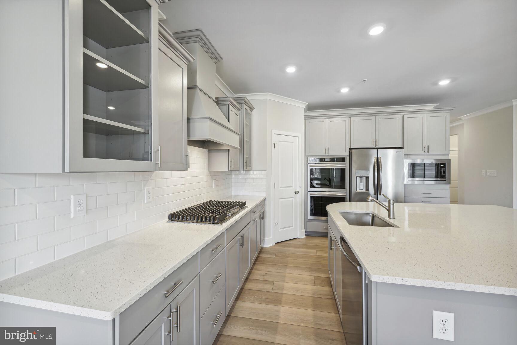 WHITE PLAINS - Residential