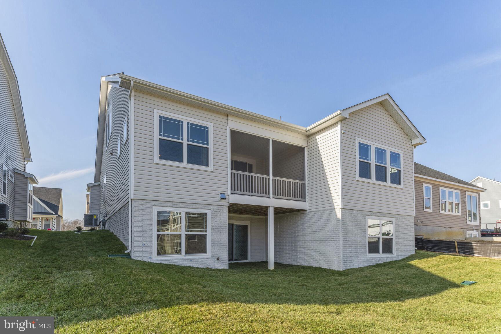 WHITE PLAINS - Residential