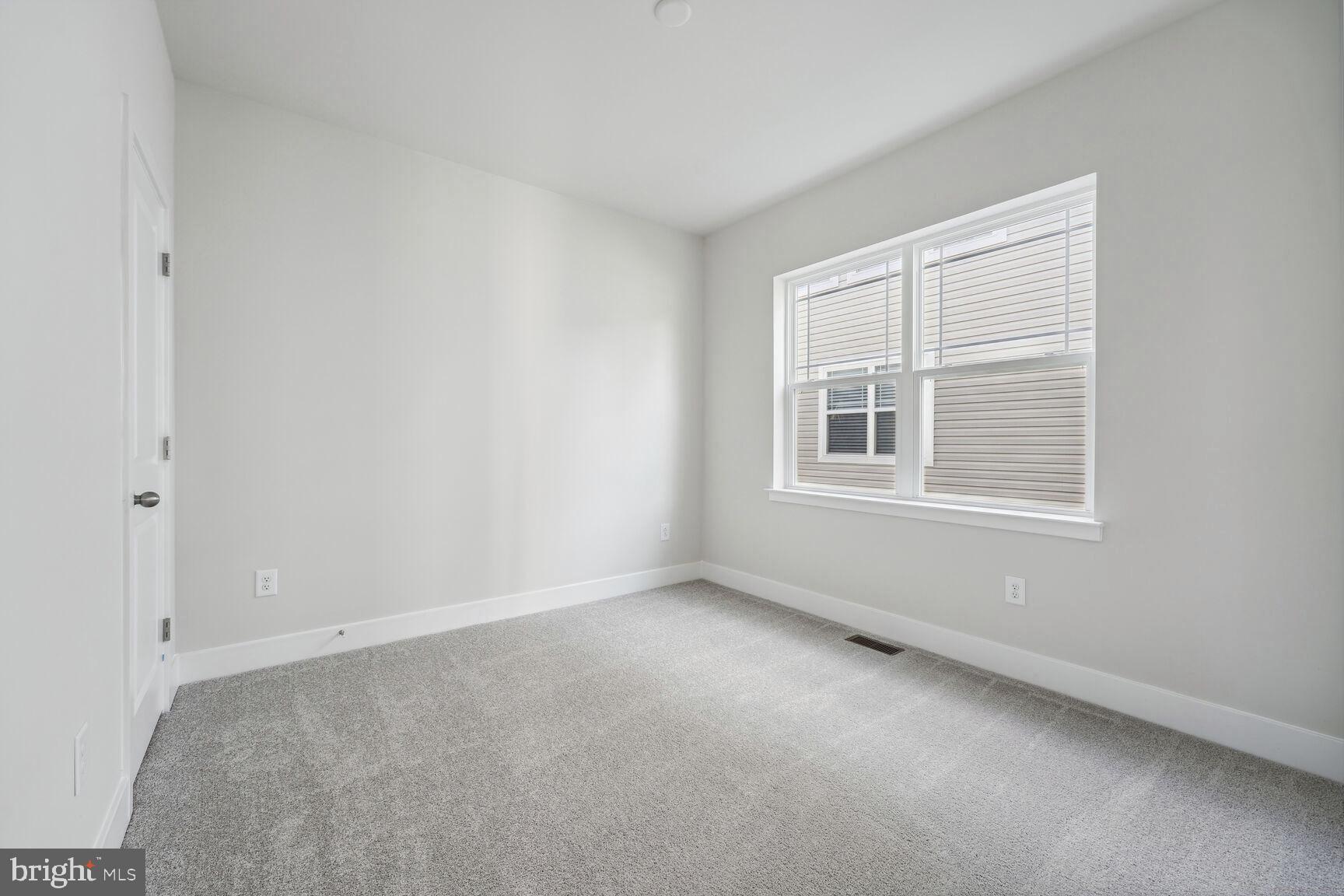 WHITE PLAINS - Residential