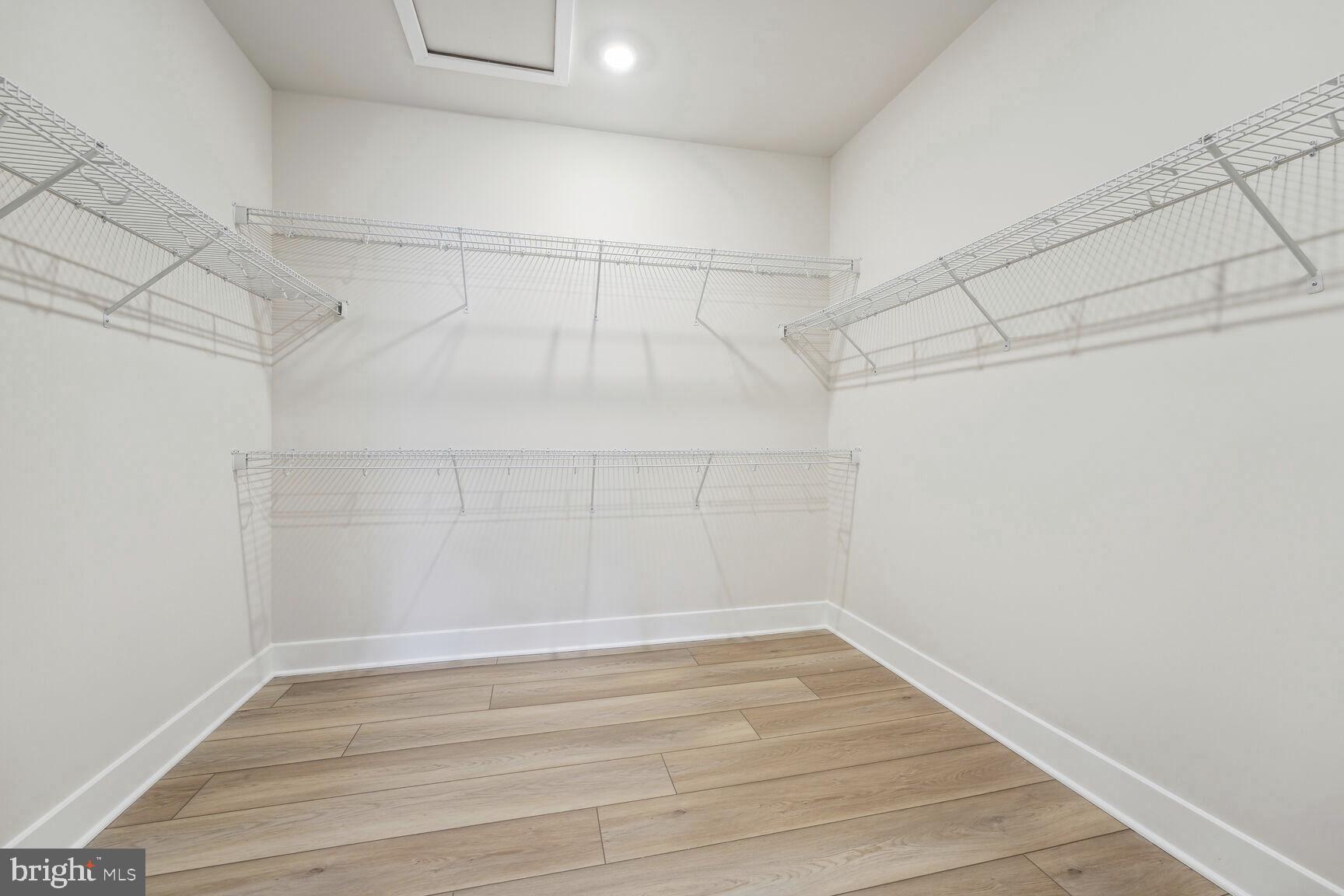 WHITE PLAINS - Residential