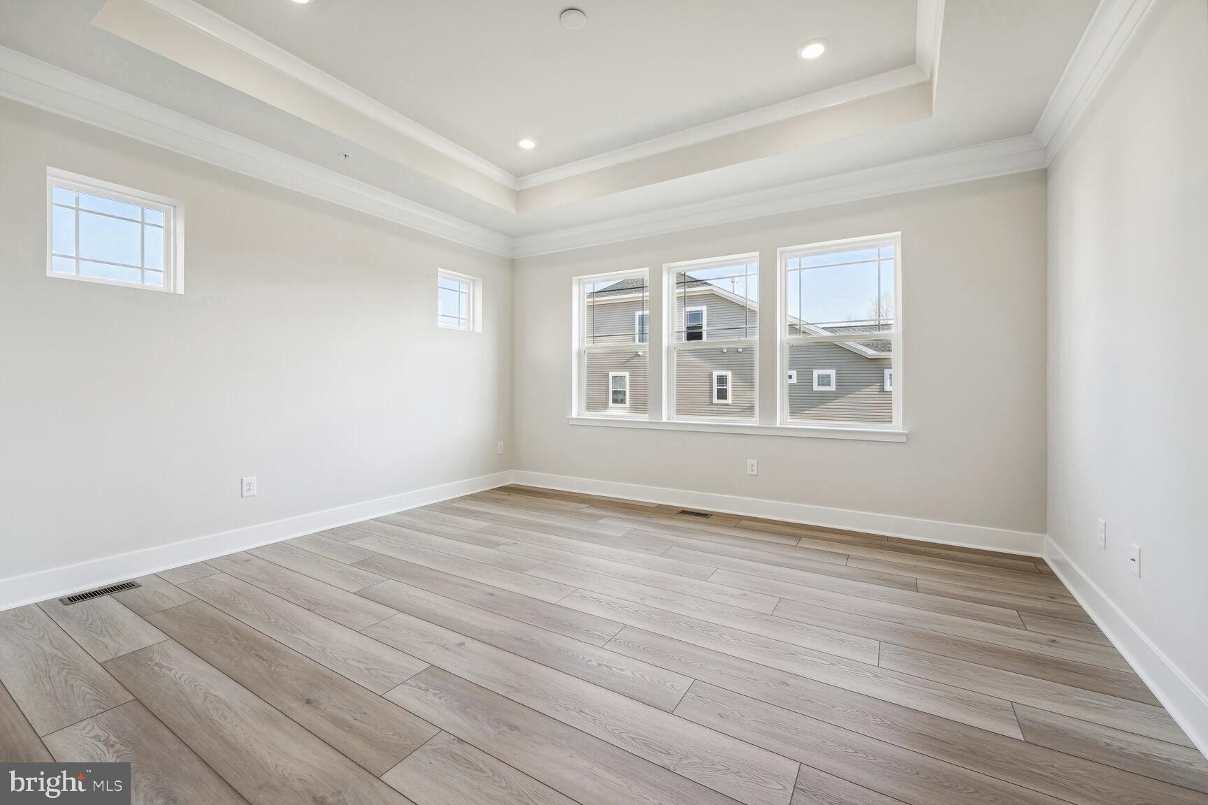 WHITE PLAINS - Residential