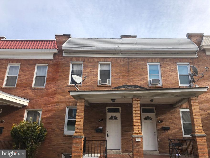 First floor apartment in this  conveniently located townhome in Greektown, minutes from Canton square, schools ,restaurants, stores, Patterson park, Johns Hopkins Bayview, I 95 and I-895. Hurry, to make this home yours today!