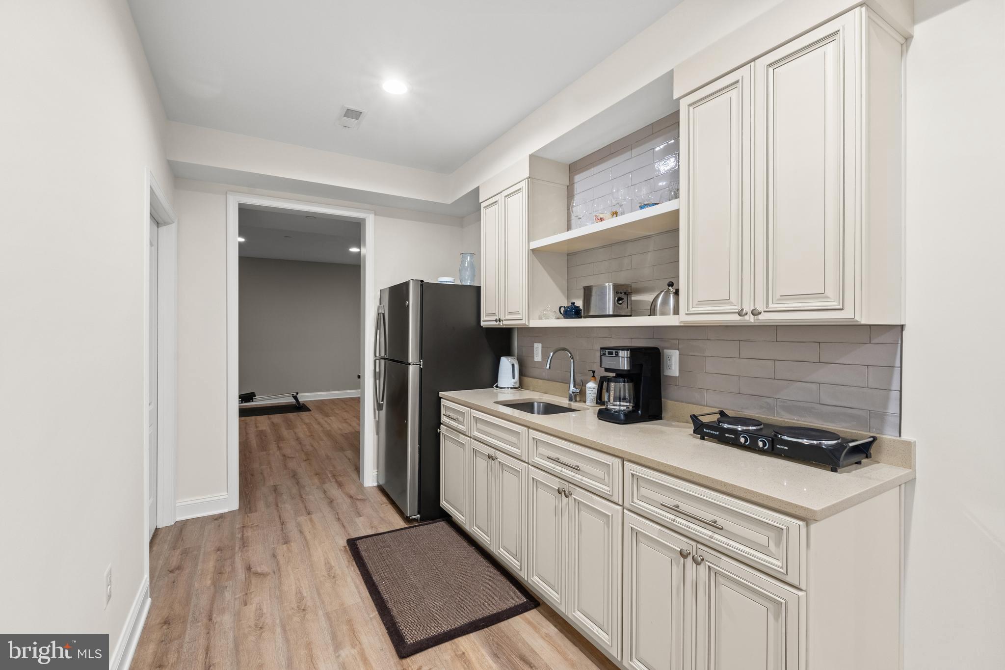 ROCKVILLE HEIGHTS - Residential