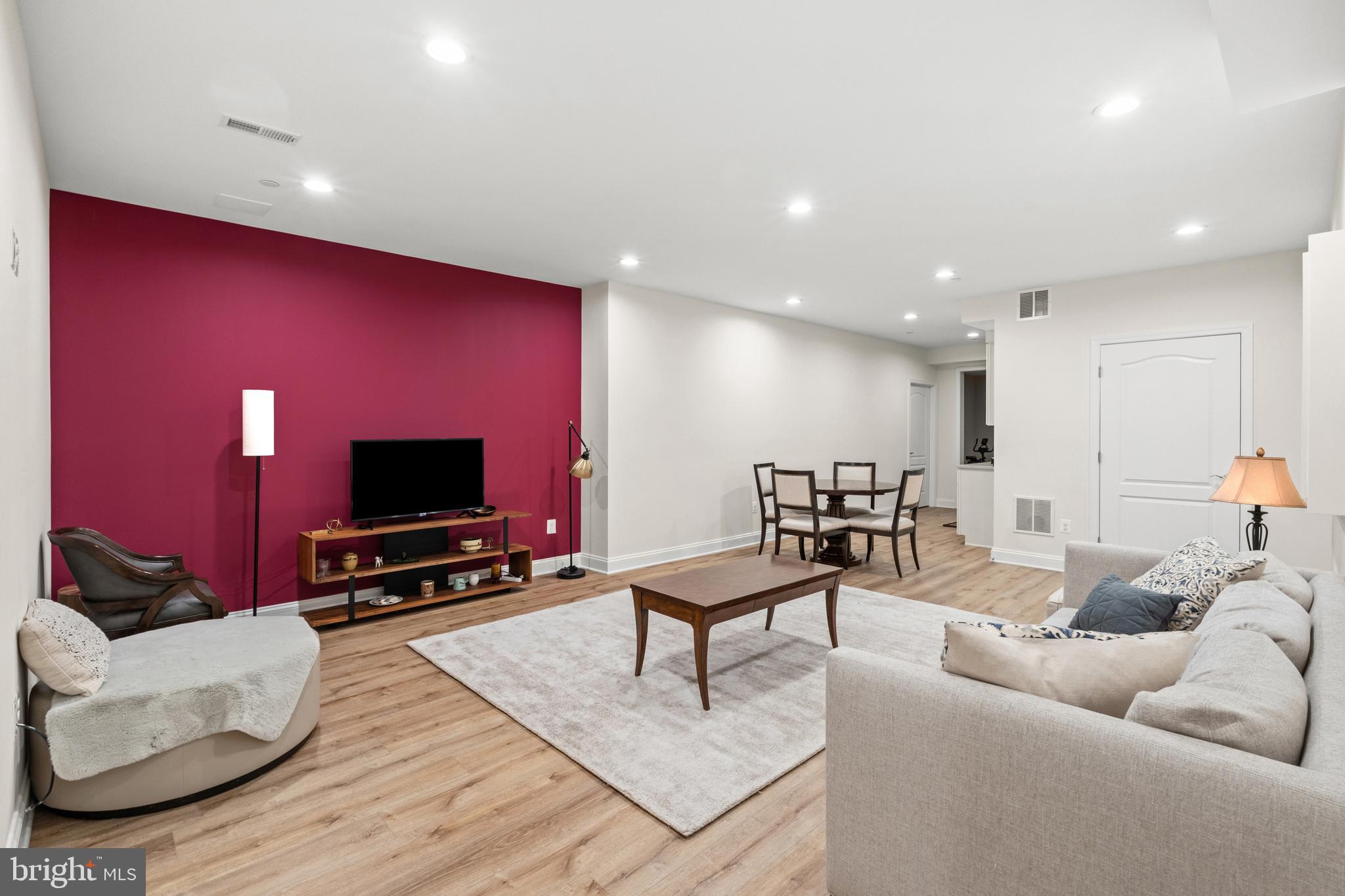 ROCKVILLE HEIGHTS - Residential