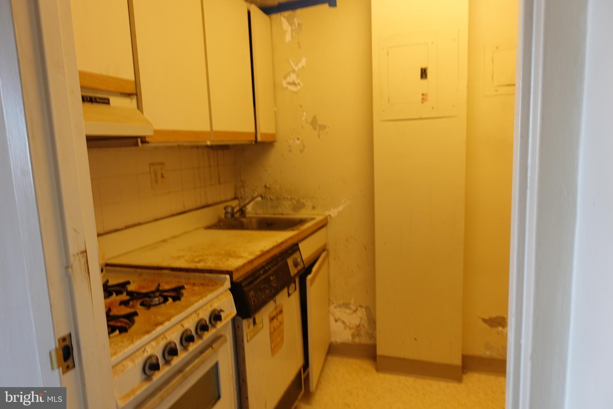 1021 ARLINGTON BOULEVARD 1029