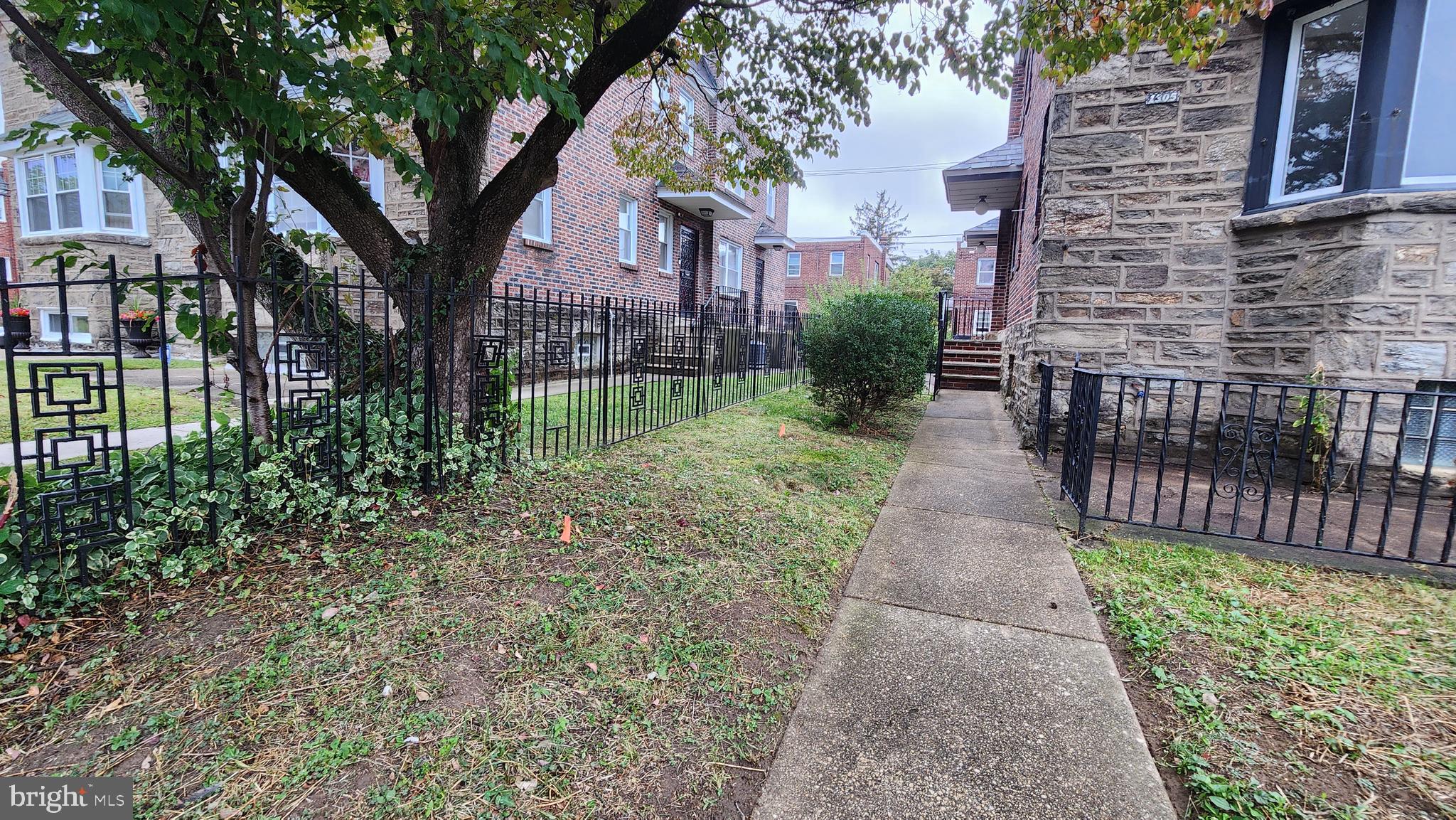 1305 E CARDEZA STREET