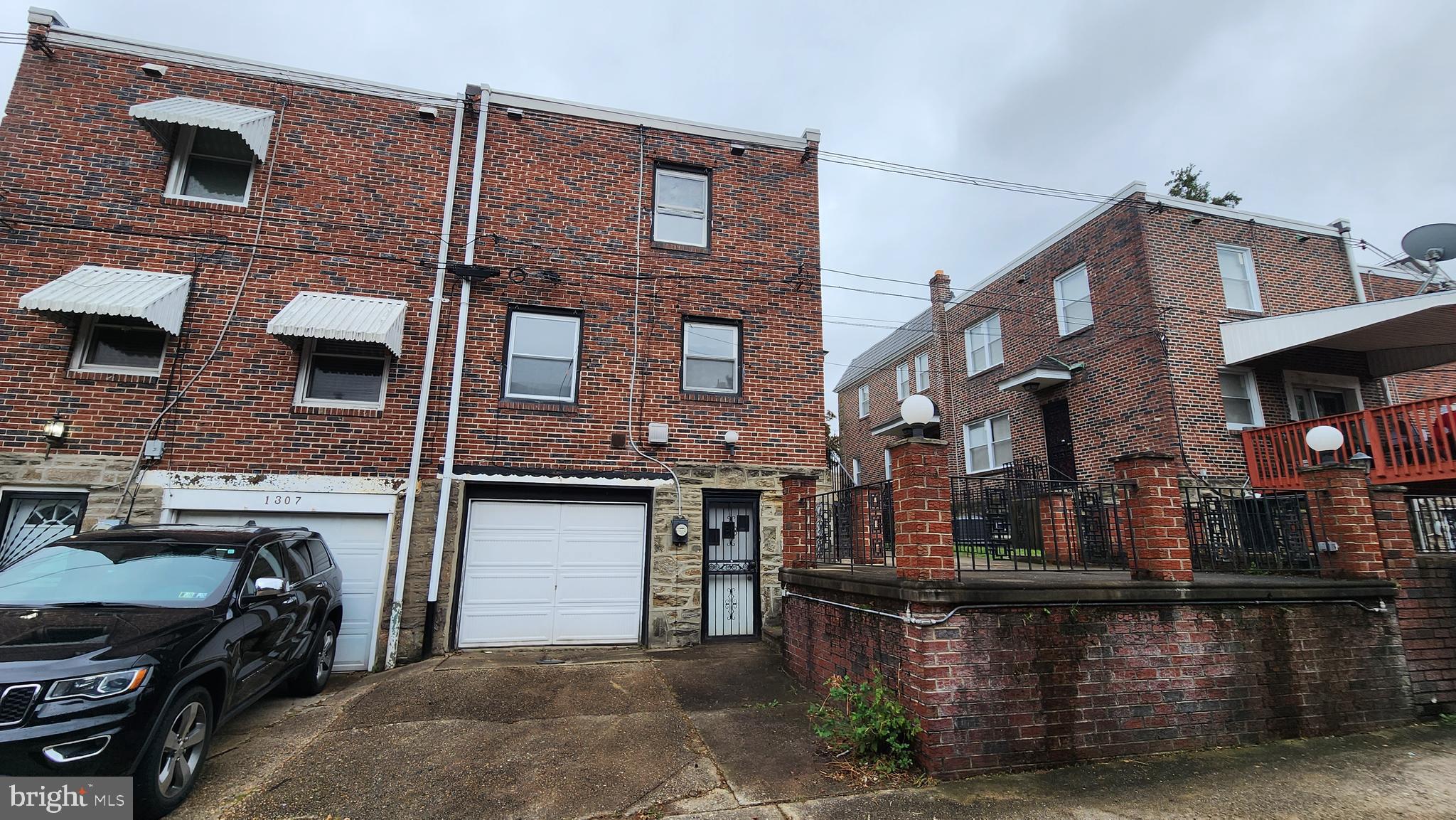 1305 E CARDEZA STREET