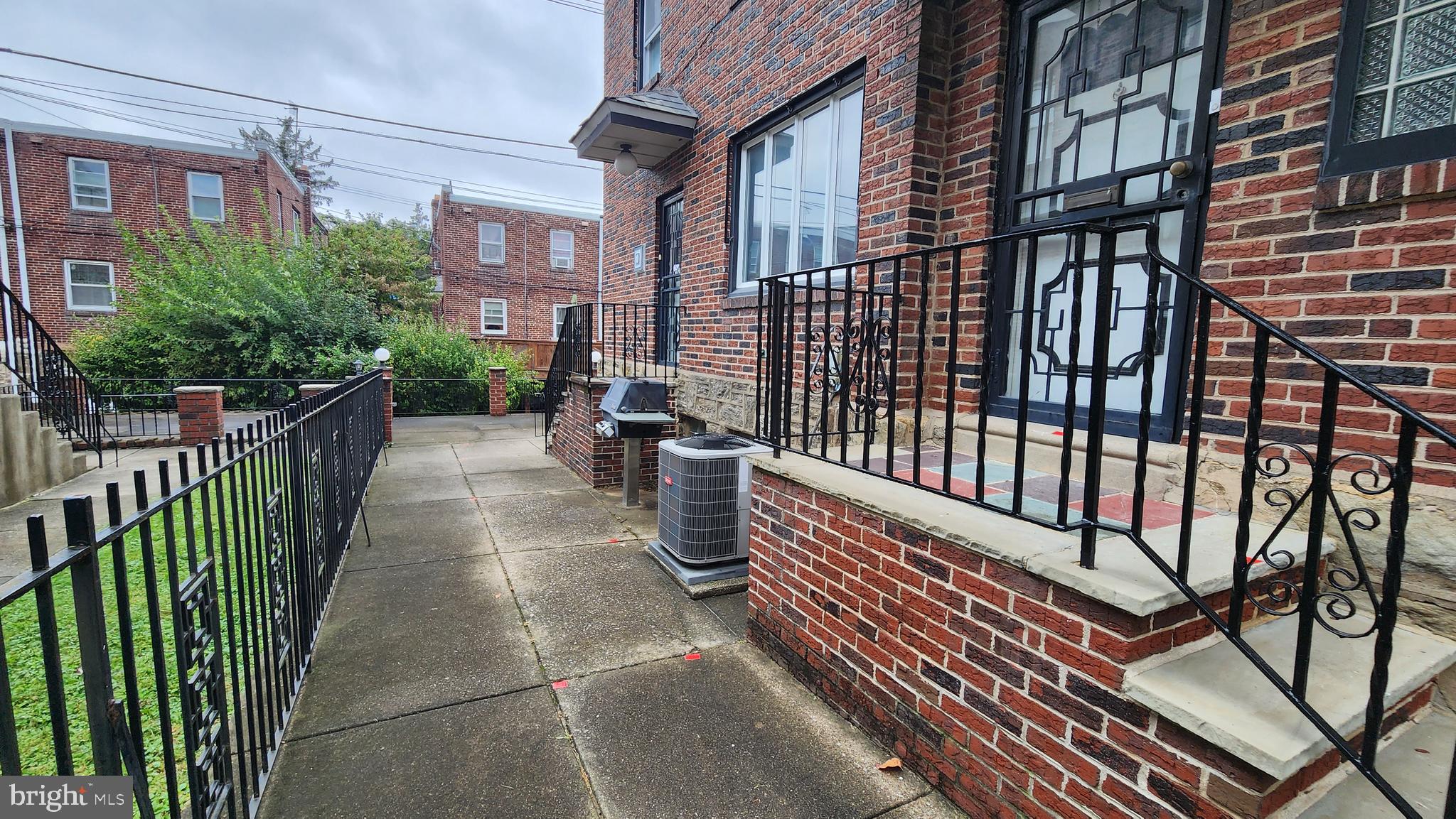 1305 E CARDEZA STREET