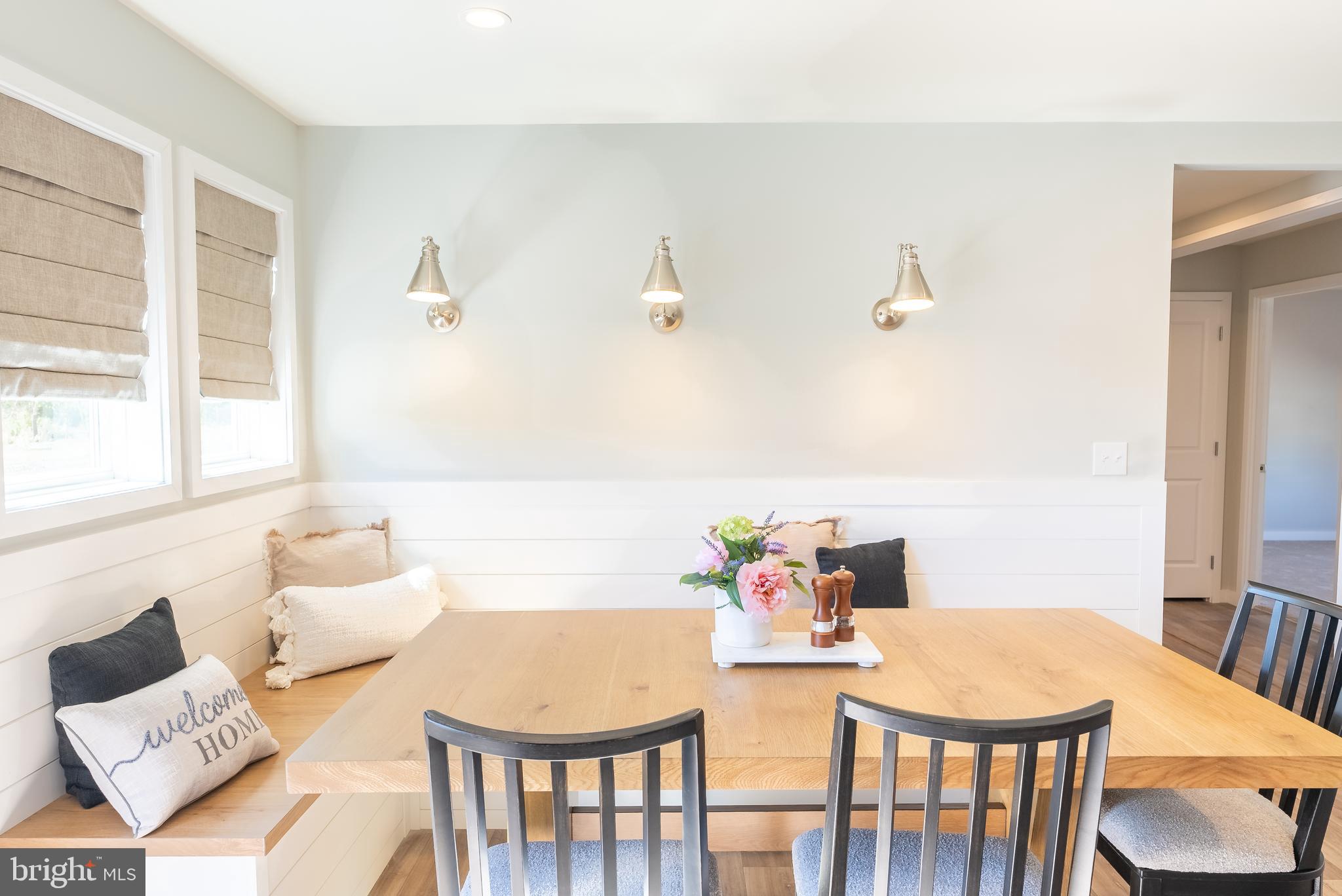 CAPTAIN'S COVE - Residential