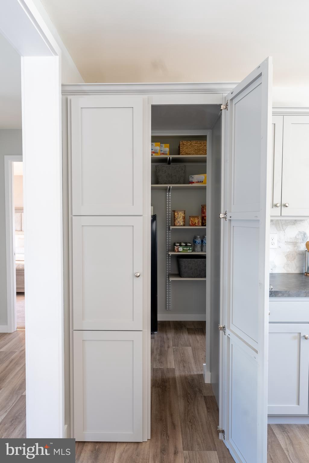 CAPTAIN'S COVE - Residential